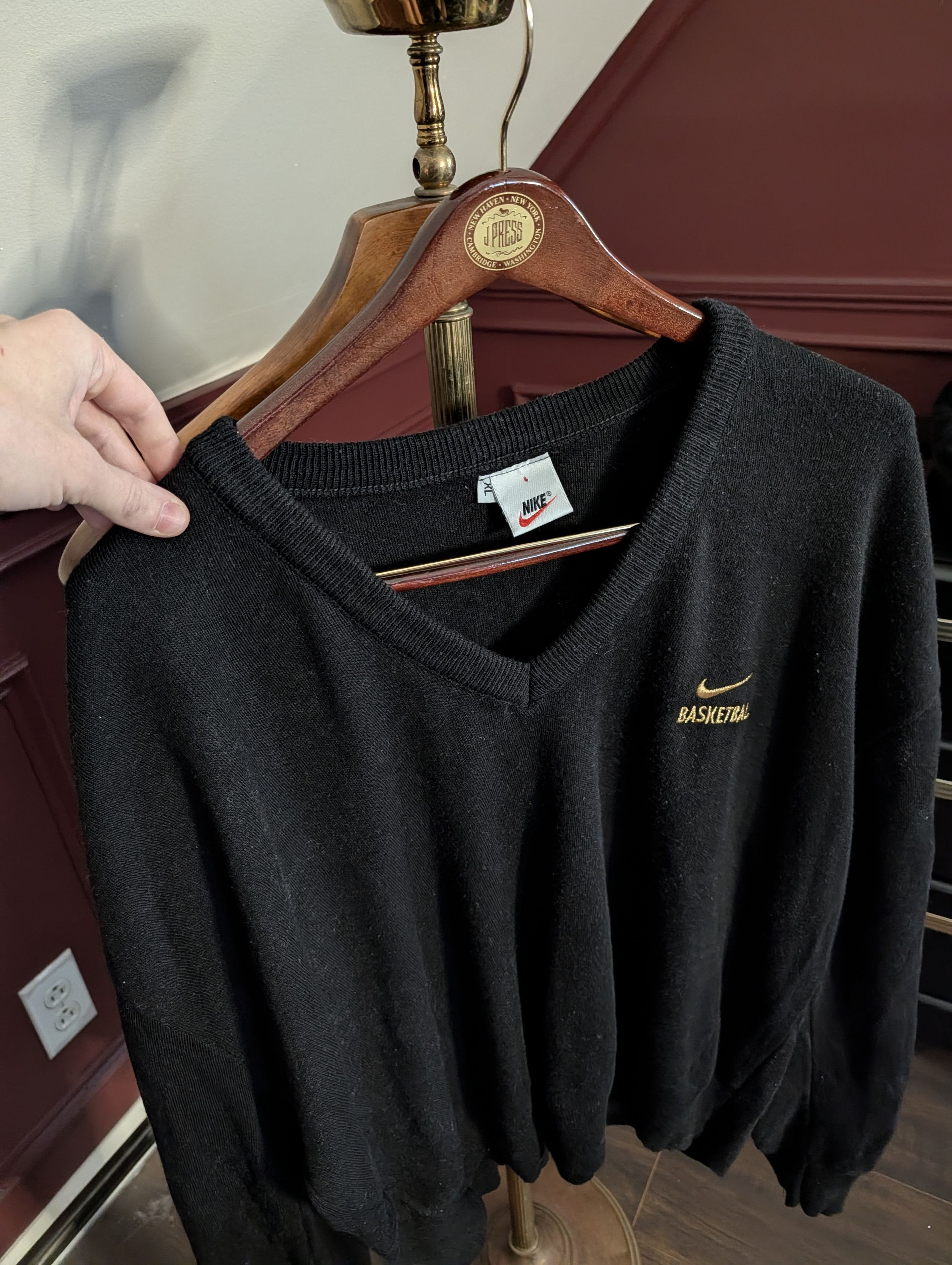Nike RARE Vintage Nike Basketball MiUSA Black V-Neck Sweater XL Size US XL / EU 56 / 4 - 2 Thumbnail