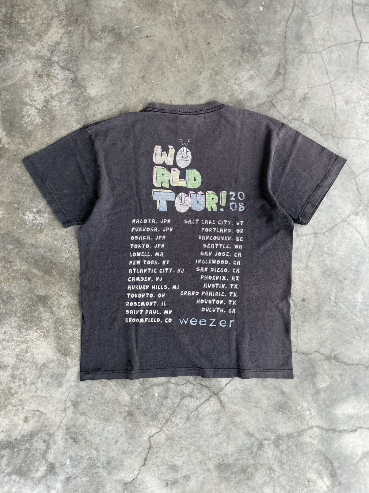 Band Tees Weezer Troublemaker Tour 2008 Naturally Faded Size US M / EU 48-50 / 2 - 6 Thumbnail