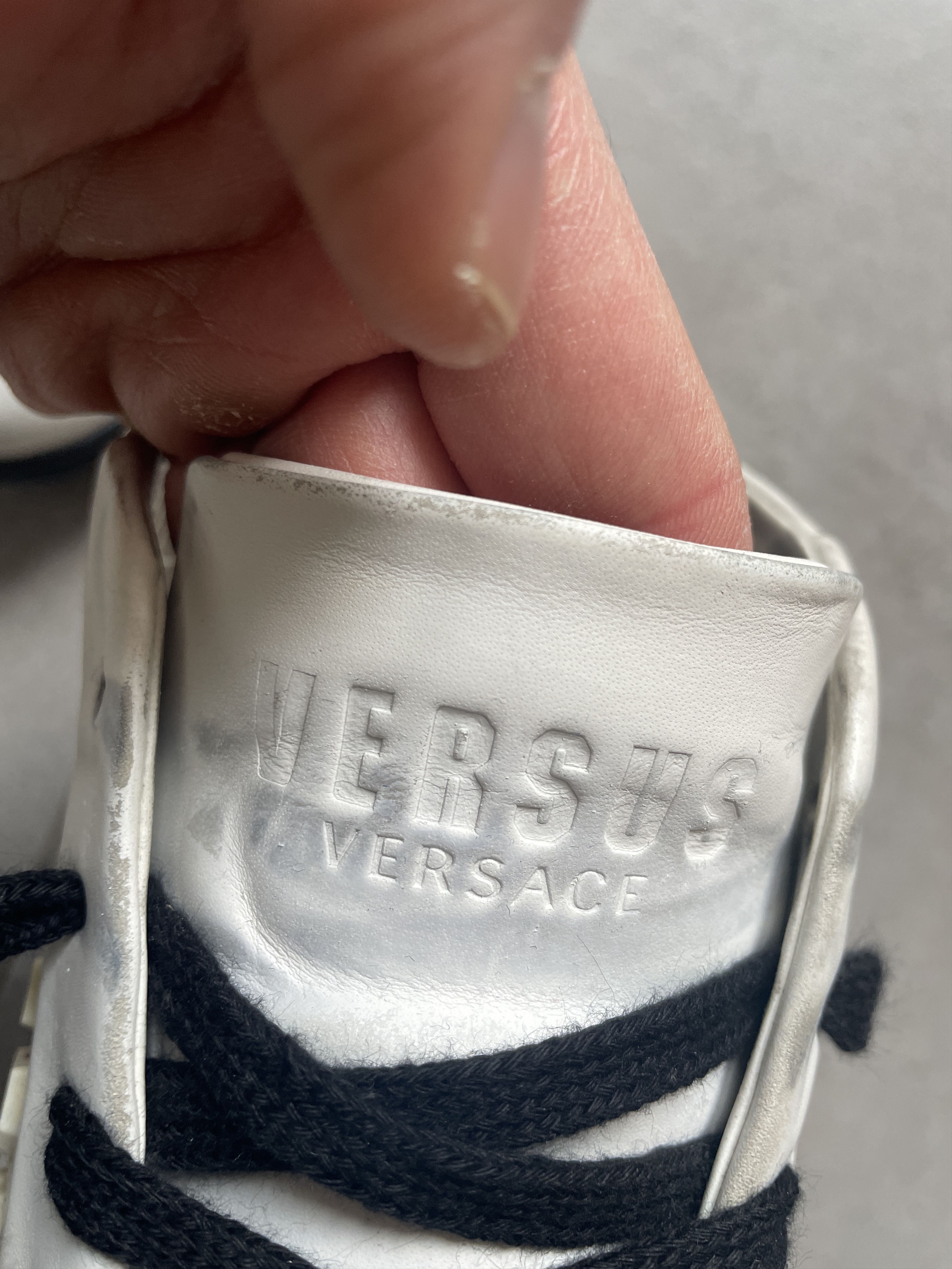 Versace Y2K VERSACE VERSUS ARENA WHITE BLACK LEATHER HI TOPS Size US 10 / EU 43 - 9 Thumbnail
