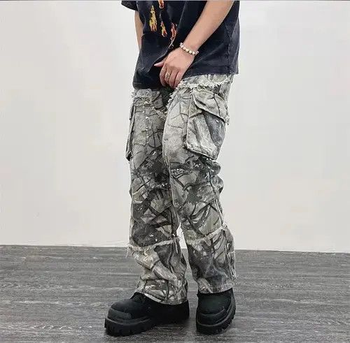 Japanese Brand Technical Camouflage Cargo Pant Size US 32 / EU 48 - 1 Thumbnail