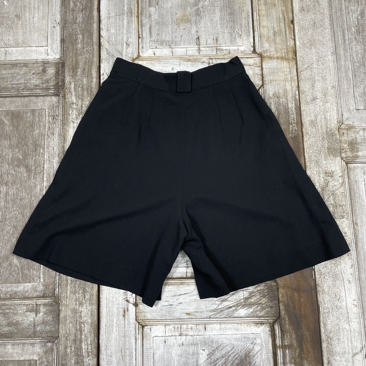Dior × Vintage Vintage Dior Distressed Sport Short Ladies Pant Size 26" / US 2 / IT 38 - 2 Thumbnail