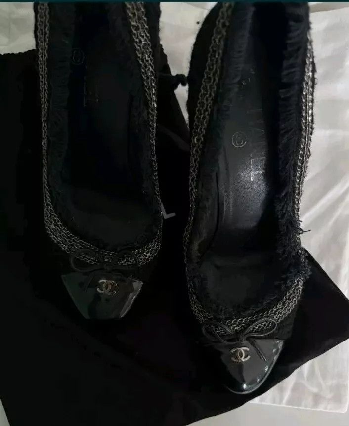 Chanel 2009 black tweed patent leather chains cap toe pumps Size US 11 / IT 41 - 6 Thumbnail