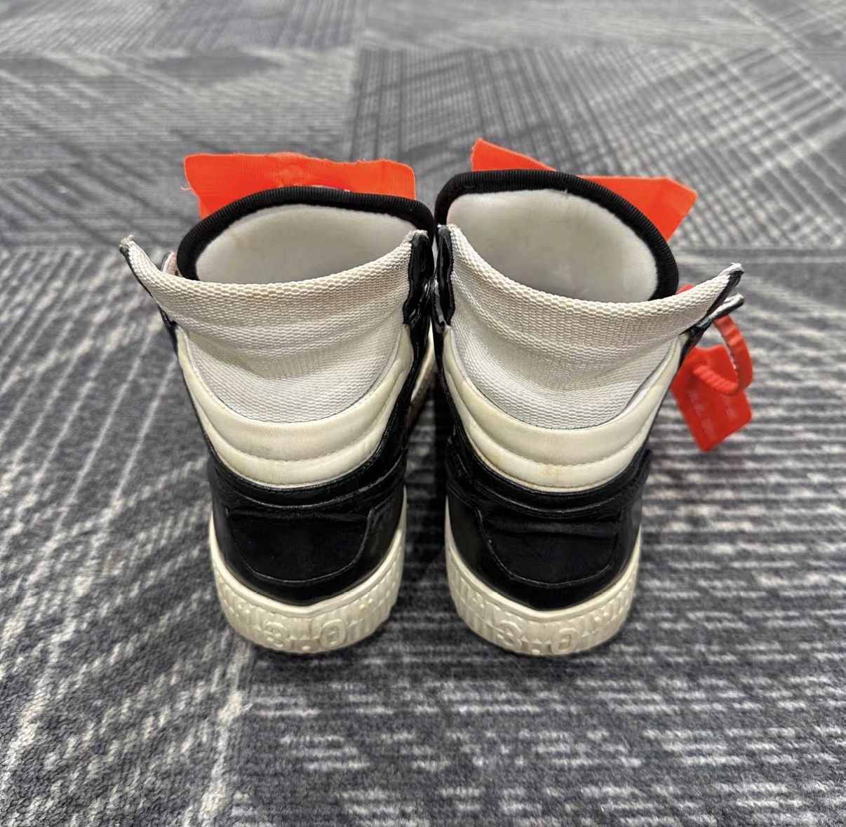 Off-White Off-White Court 3.0 Black and White High-top Sneakers J42 Size US 5 / IT 35 - 3 Thumbnail