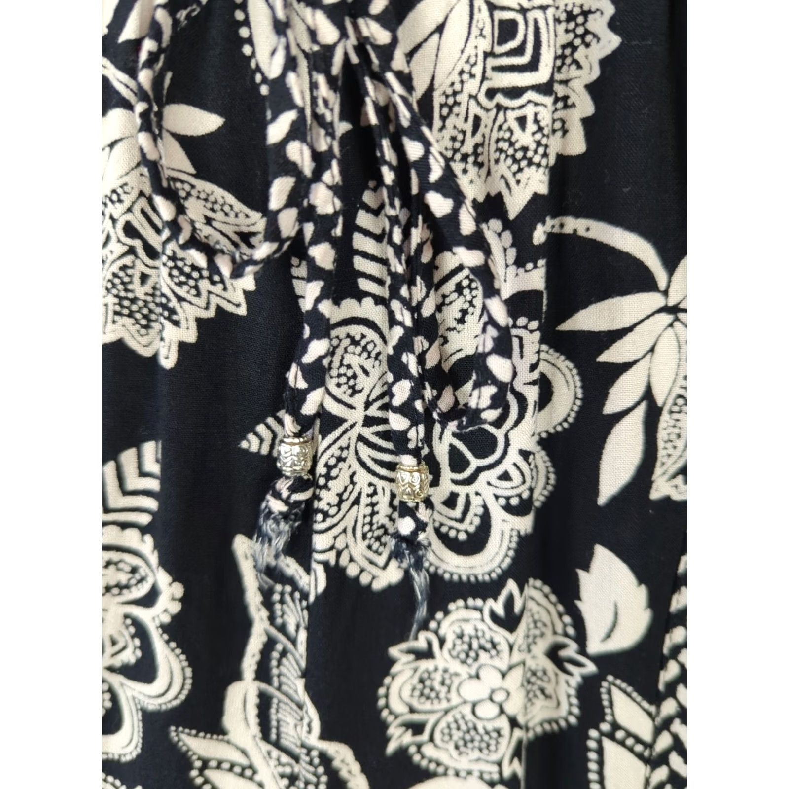 American Eagle Outfitters American Eagle Outfitters Jumpsuit Women S Black Floral Sleeveless Spaghetti Strap Relaxed Boho Beachy Size 28" / US 6 / IT 42 - 2 Thumbnail