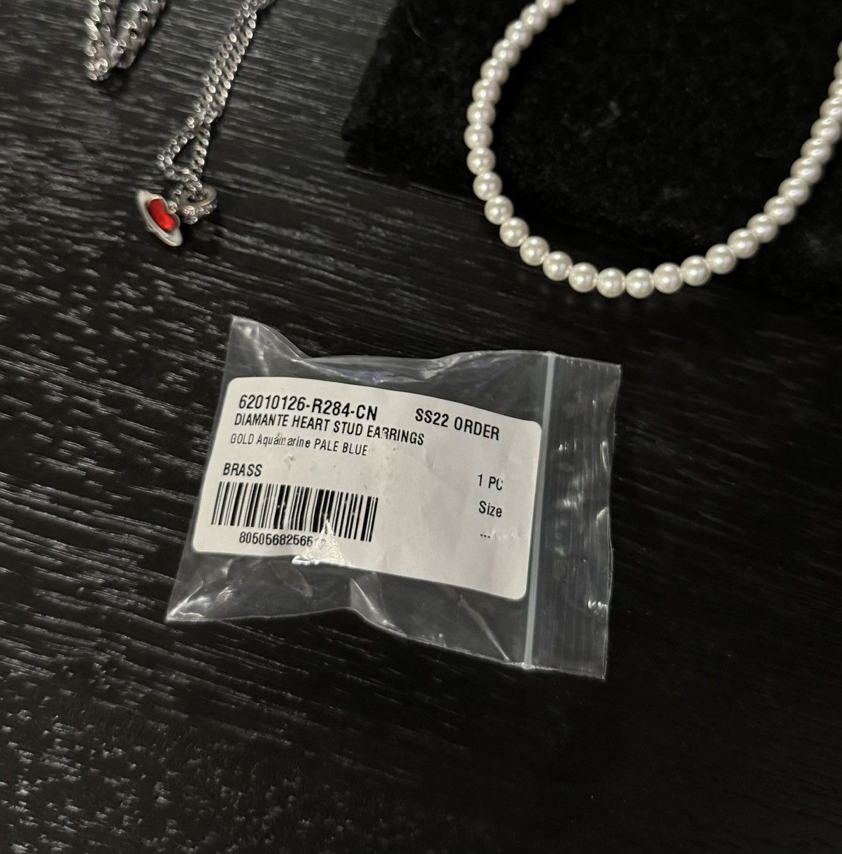 Vivienne Westwood 𝘿𝙞𝙖𝙢𝙖𝙣𝙩𝙚 𝙃𝙚𝙖𝙧𝙩 𝙀𝙖𝙧𝙧𝙞𝙣𝙜𝙨 Size 32 - 4 Thumbnail