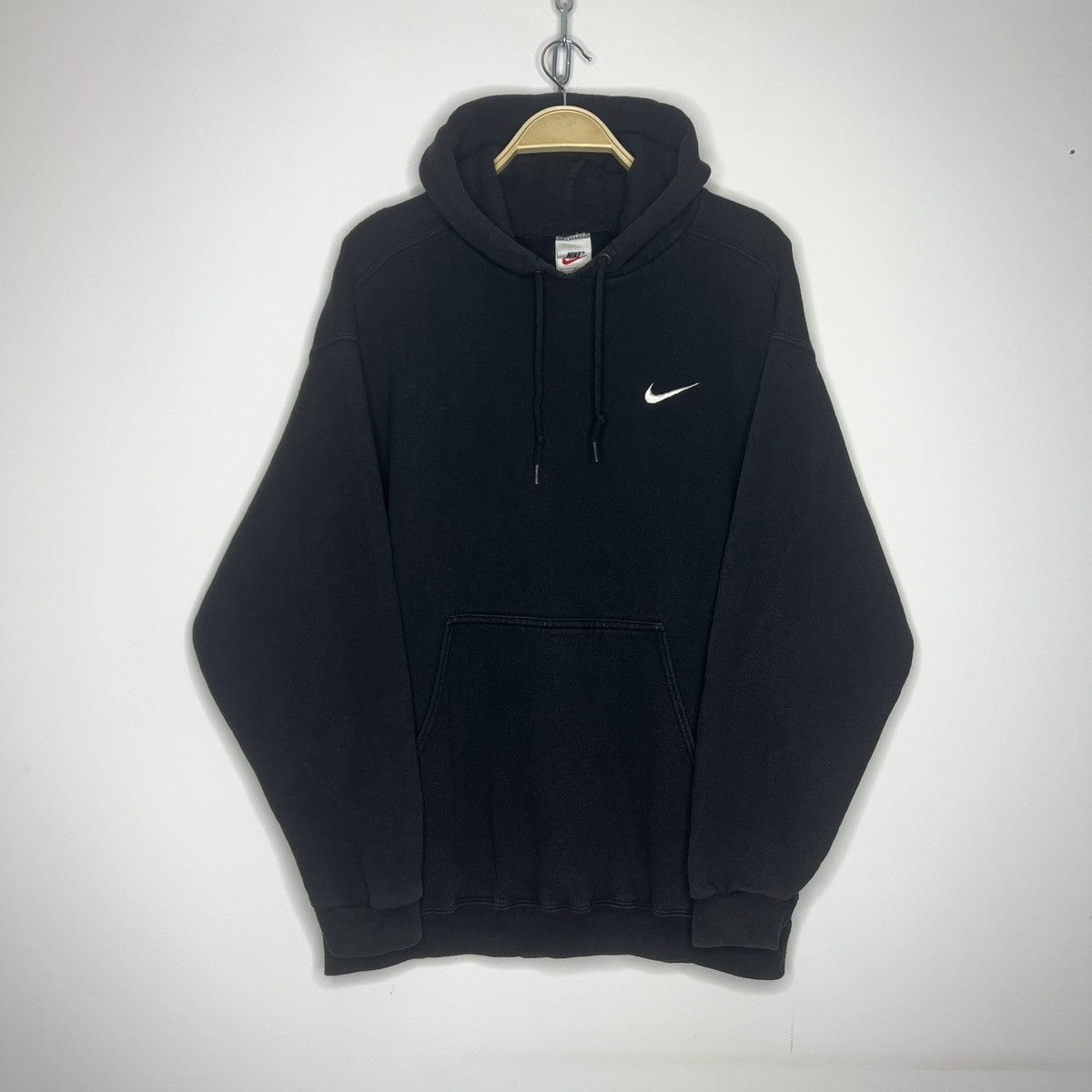 Nike Vintage Nike Hoodie Black Logo Swoosh Boxy 90s Size US L / EU 52-54 / 3 - 1 Thumbnail