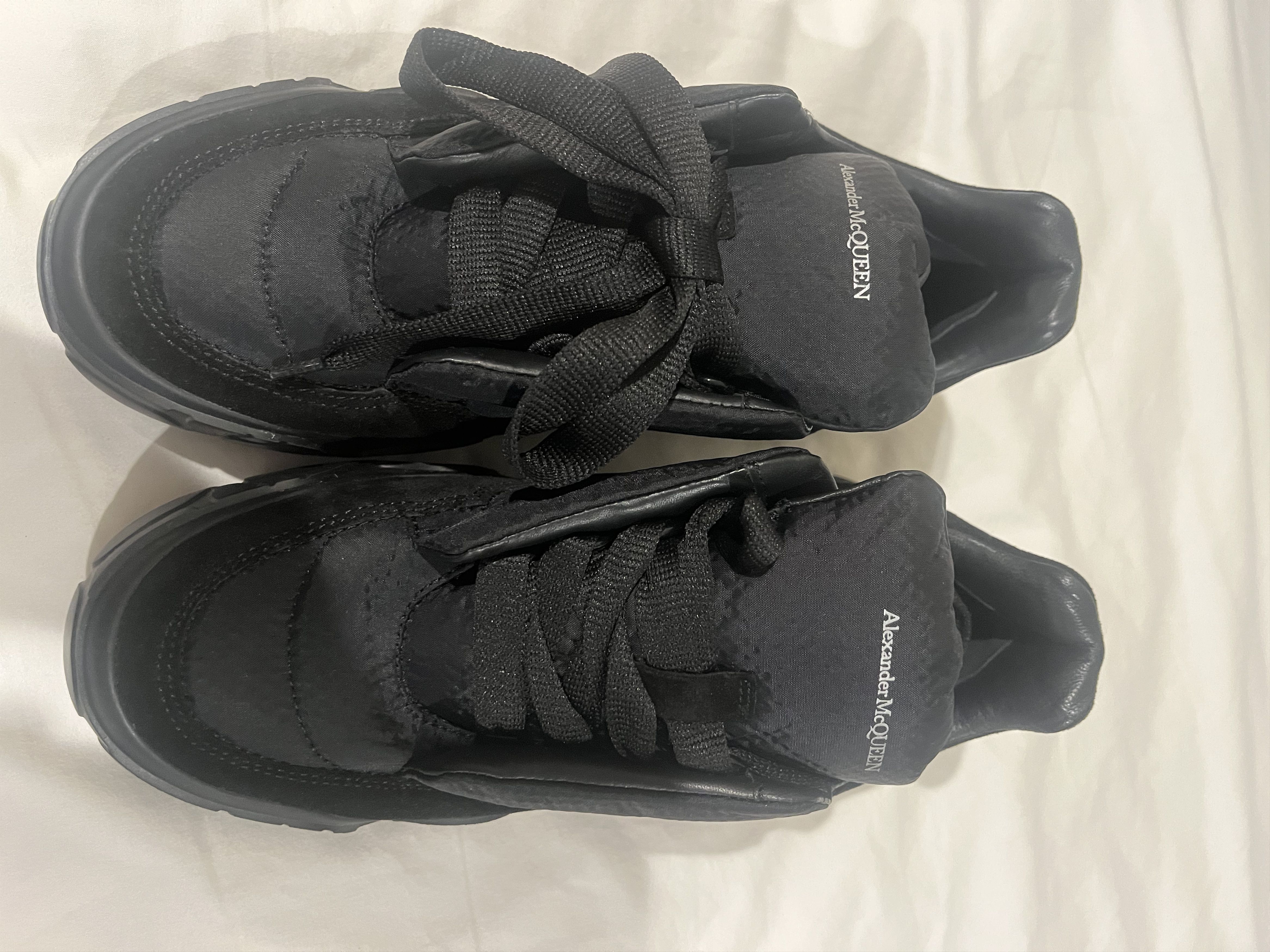 Alexander McQueen Women's Oversized Sneaker Size US 6 / IT 36 - 7 Thumbnail
