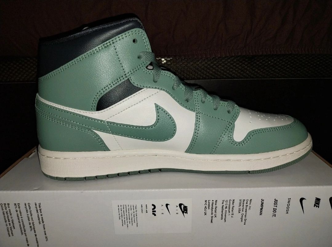 Nike Air Jordan 1 MID Size US 11.5 / EU 44-45 - 2 Thumbnail
