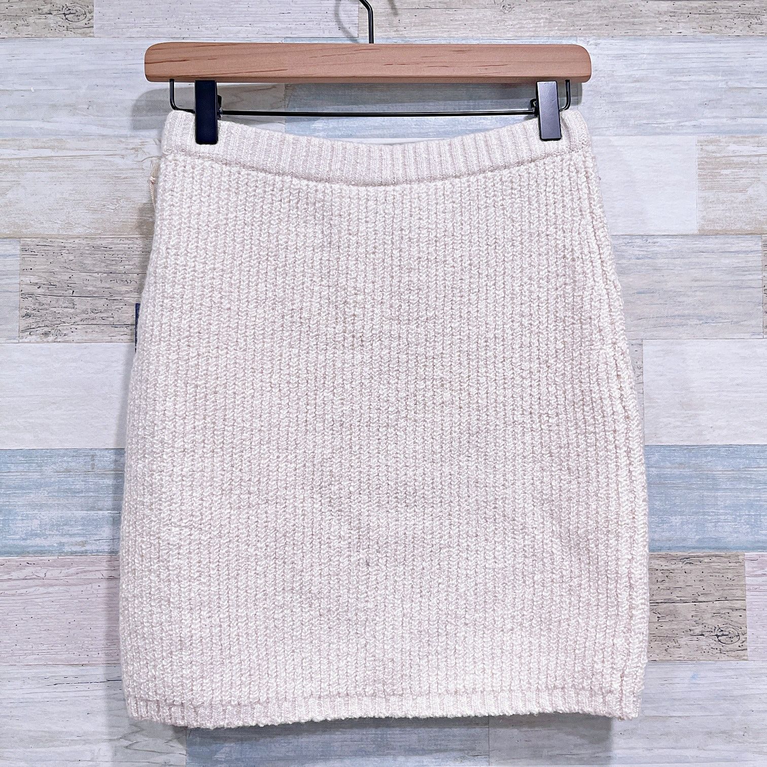 Target Basics Universal Thread Mini Sweater Skirt Cream Pull On Womens XS Size 25" / US 0 / IT 36 - 2 Thumbnail