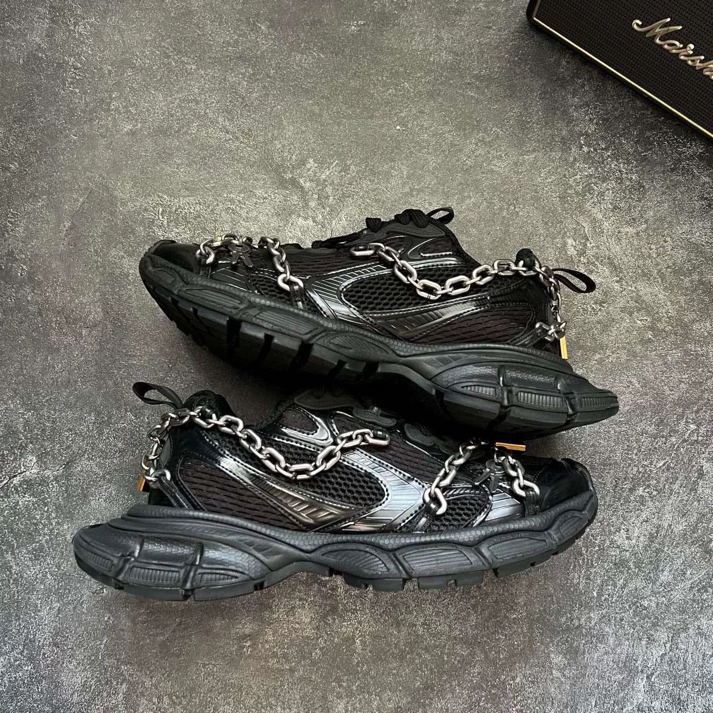 Balenciaga Balenciaga Lowtop Sneakers XXXL Men Size US 10 / EU 43 - 1 Thumbnail