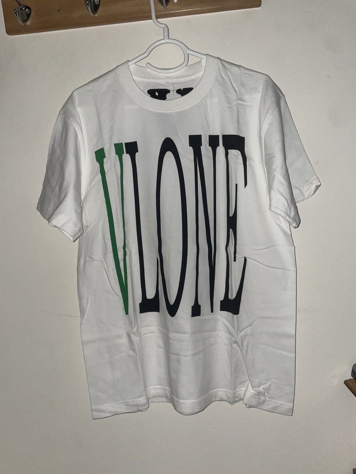Vlone Vlone Green Staple Tee Size US M / EU 48-50 / 2 - 2 Thumbnail
