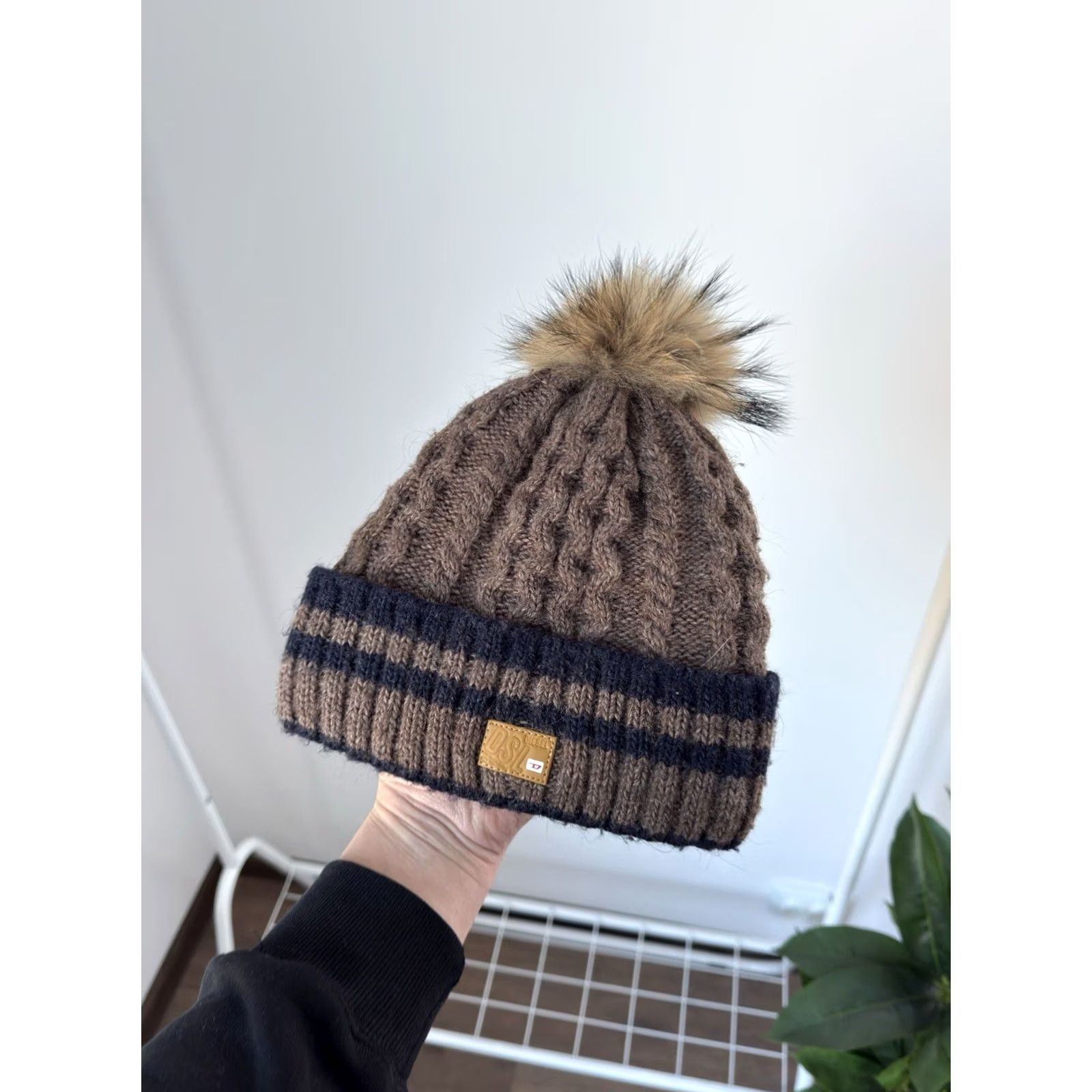 Diesel VINTAGE Diesel Beanie Hat One Size Knit Ribbed Pom Pom Y2K Brown Mens Hat 90s City USA Diesel Big Logo Reversible Lightweight Breathable Size ONE SIZE - 2 Thumbnail