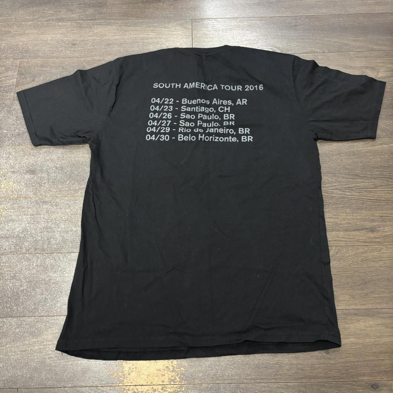Gildan city and colour South America tour t shirt 2016 XL fits M/L Size US XL / EU 56 / 4 - 5 Thumbnail