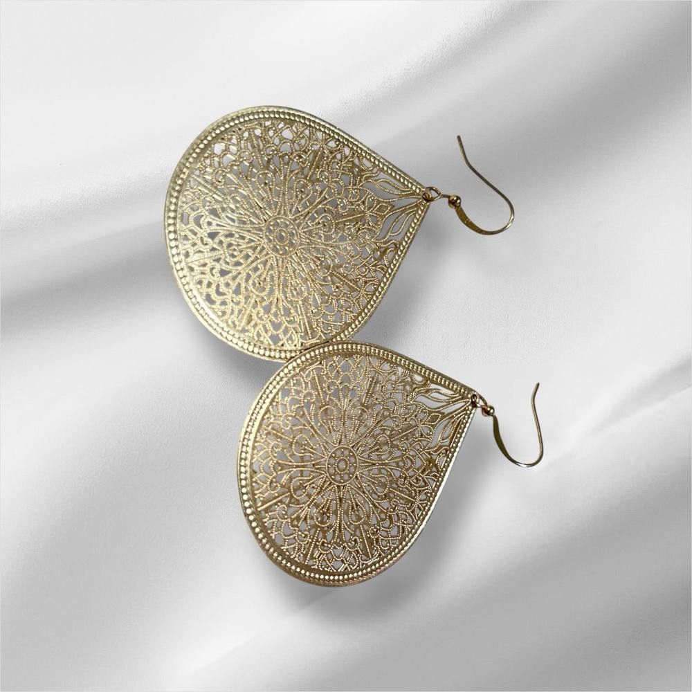 Designer Elegant Gold Filigree Teardrop Earrings Size ONE SIZE - 3 Thumbnail