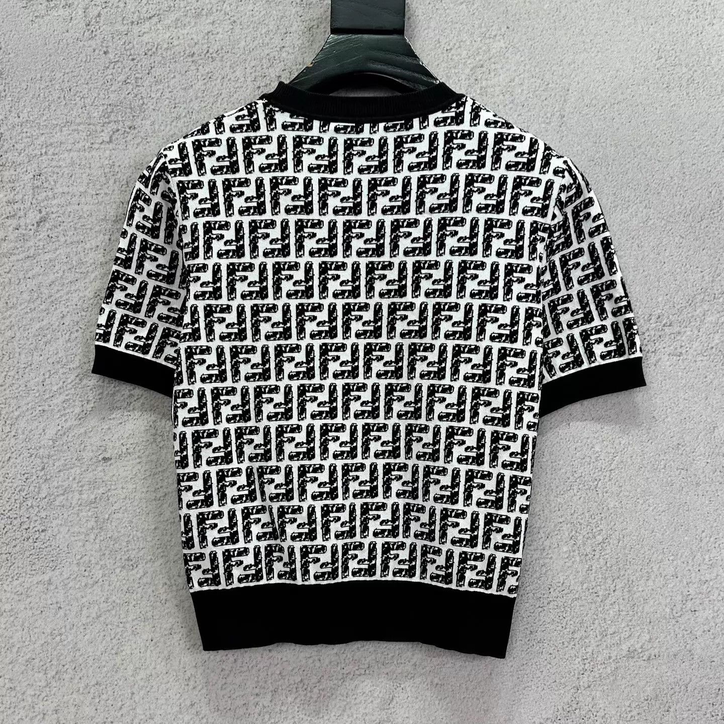 Fendi FENDI Logo All Over Knit Short Sleeve T-Shirt Women's 38 New Size XS / US 0-2 / IT 36-38 - 2 Thumbnail