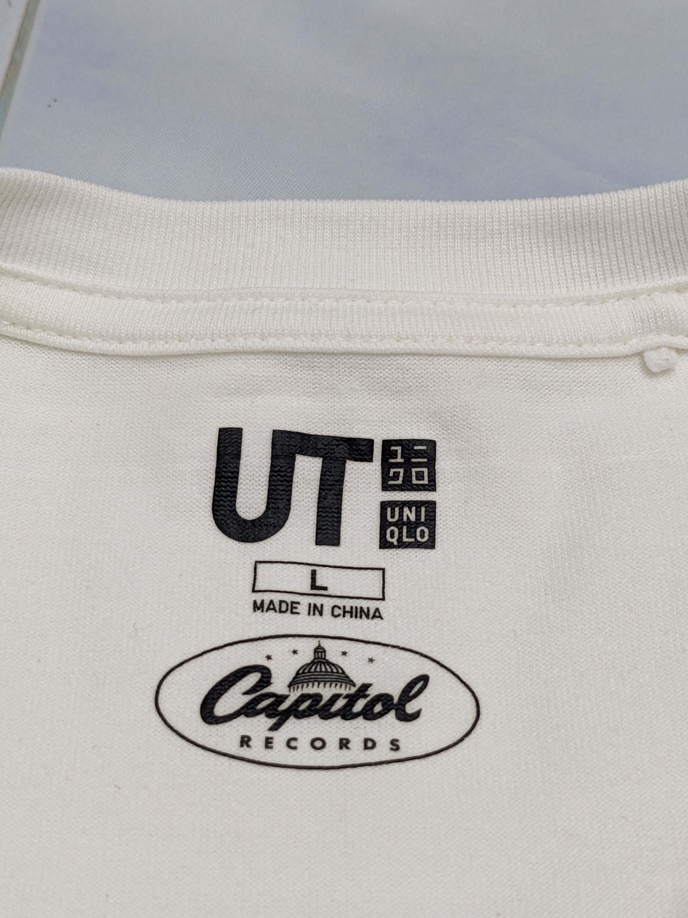 Band Tees THE BEATLES CAPITAL RECORD X JAPANESE BRAND UNIQLO TSHIRT Size US L / EU 52-54 / 3 - 9 Thumbnail