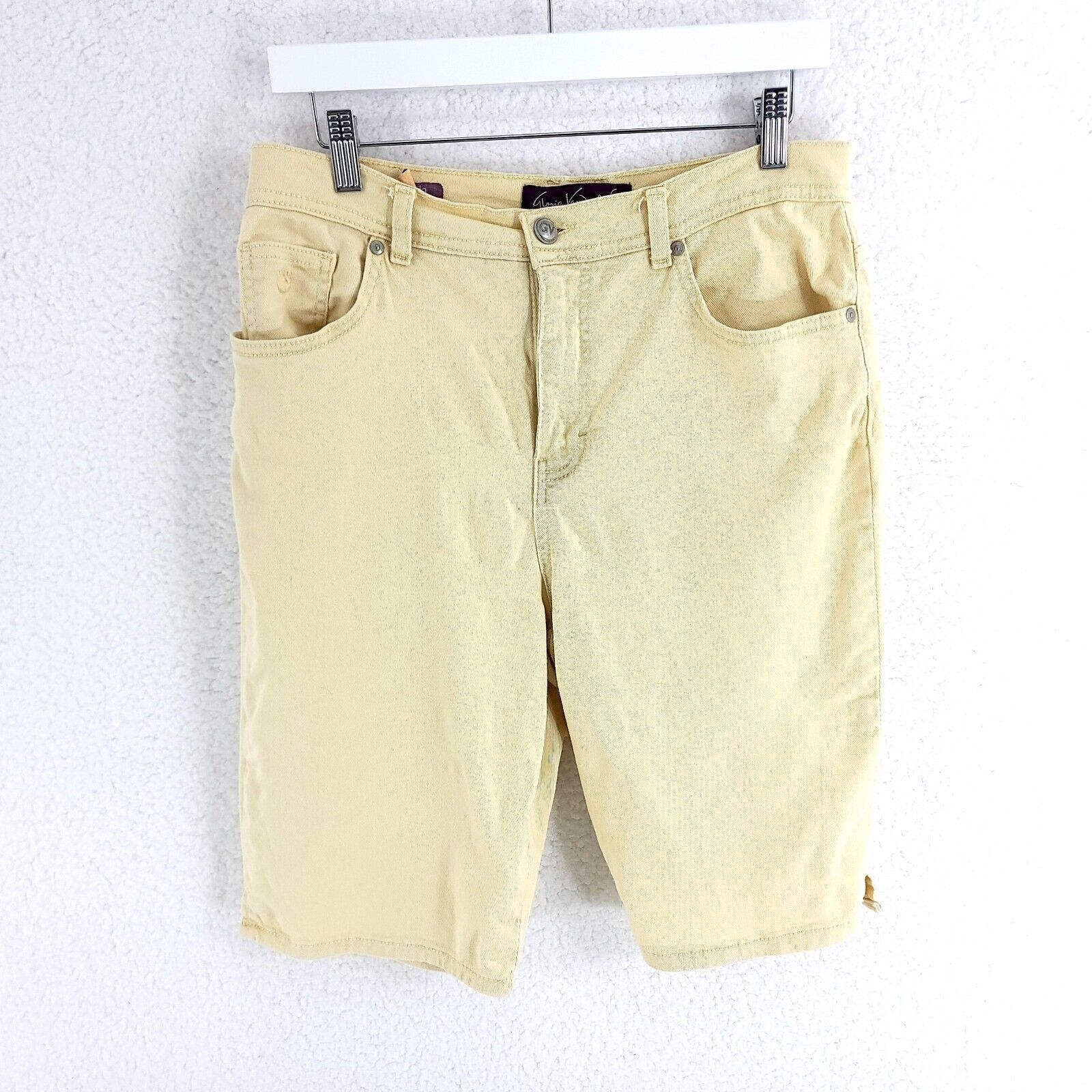 Designer Gloria Vanderbilt Amanda Bermuda Denim Yellow Size 10 Shorts Size US 31 - 1 Thumbnail