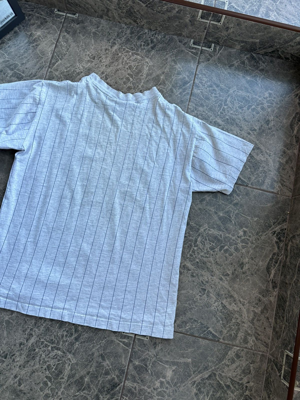Nutmeg Vintage 90s Nutmeg Mills Atlanta Braves MLB T-Shirt USA Size US S / EU 44-46 / 1 - 13 Thumbnail