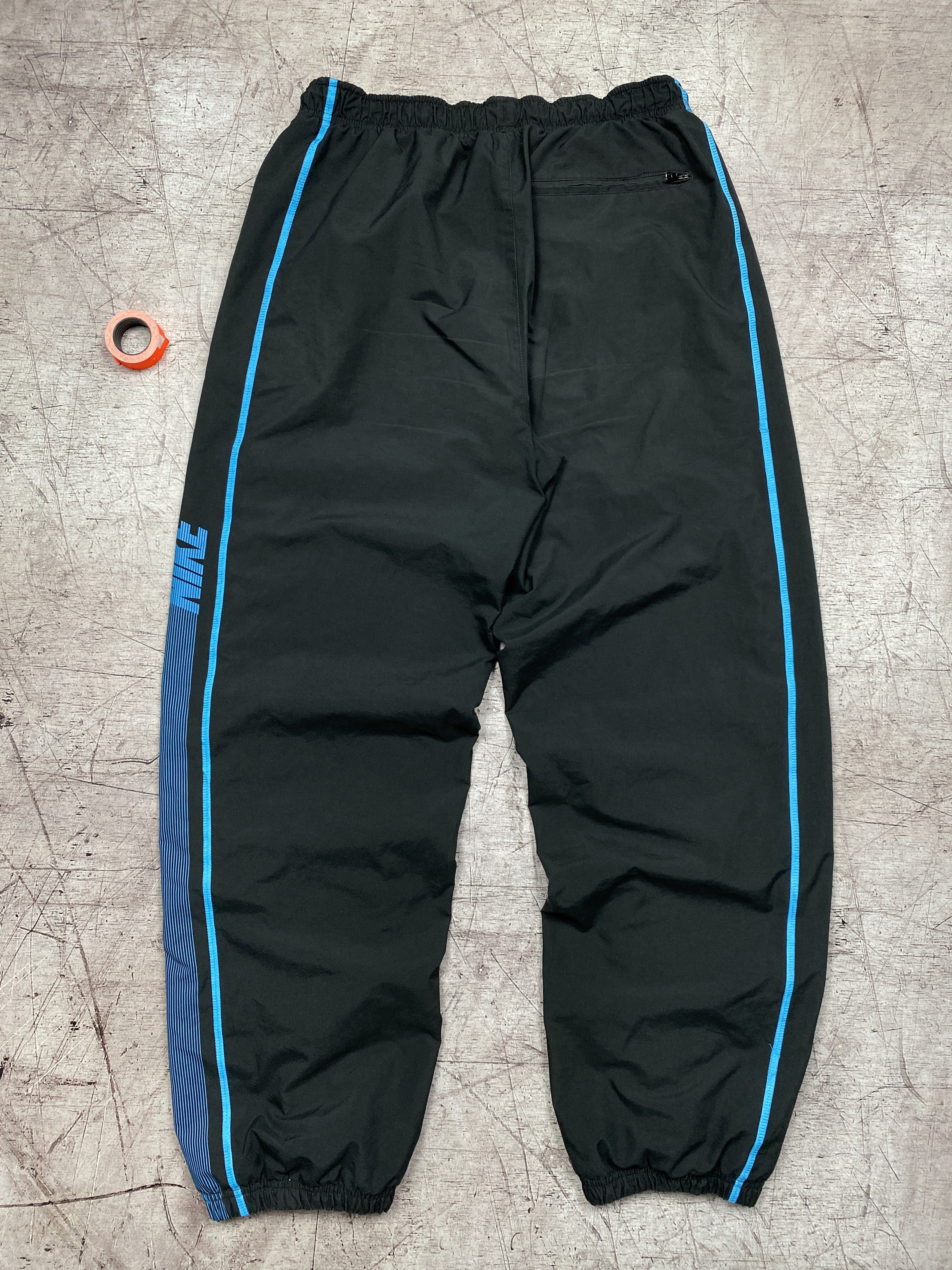Nike × Vintage Nike Vintage Mens Nylon Baggy Track Pants y2k Drill Style Size US 32 / EU 48 - 7 Thumbnail