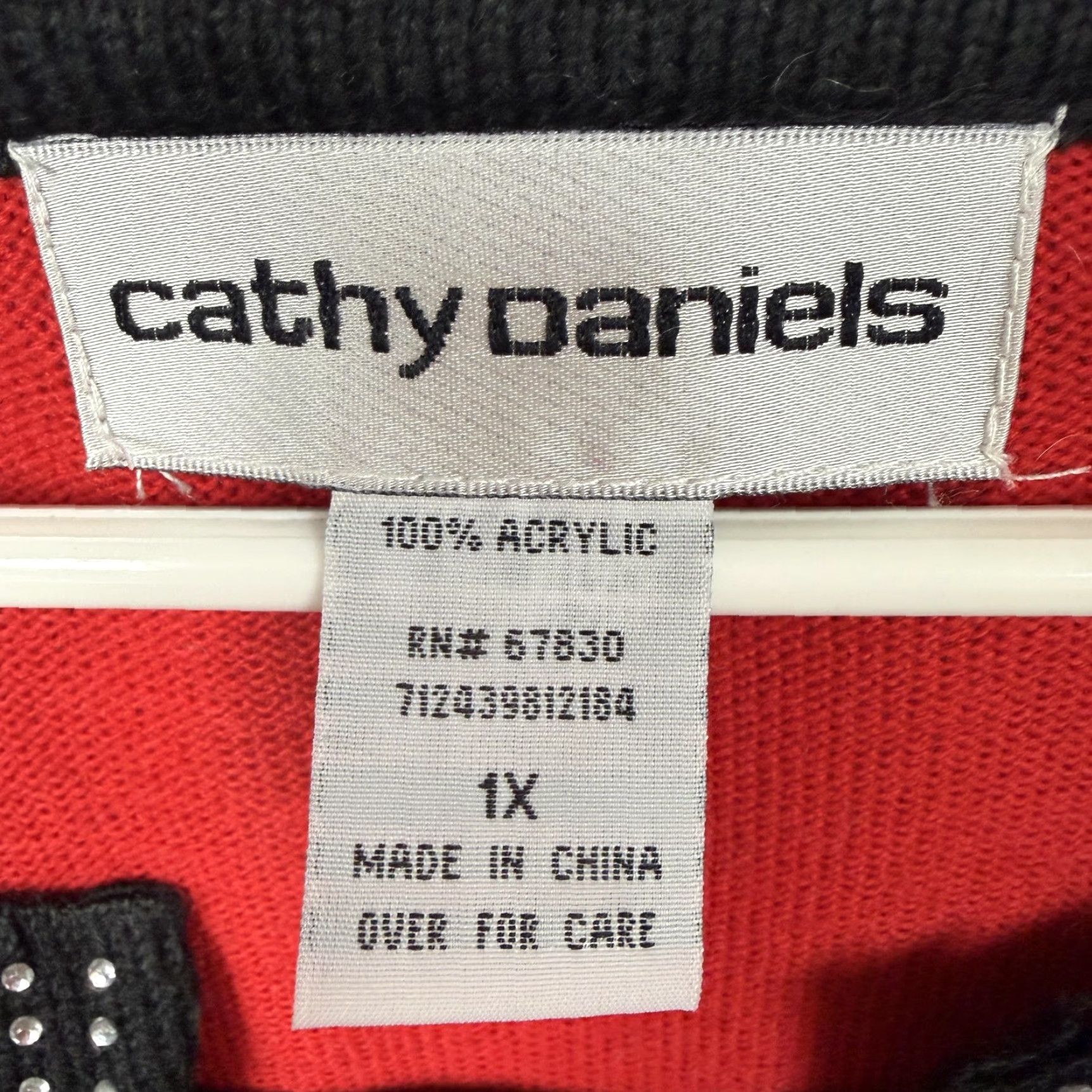 Vintage Cathy Daniels Cardigan Sweater Womens 1X Red Floral Rhinestone Embroidered Open Front 3/4 Sleeve Knit Black Trim Fashion Cardigan Size XL / US 12-14 / IT 48-50 - 5 Thumbnail