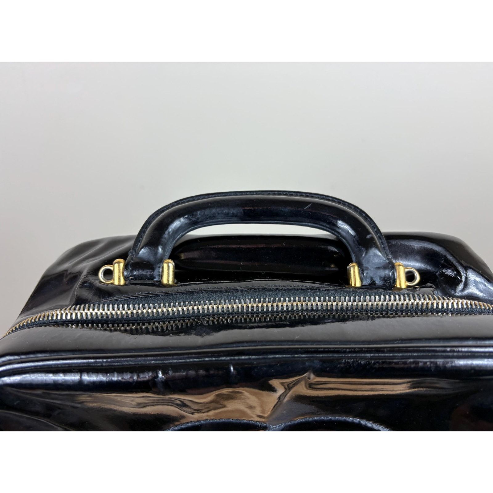 Chanel Authentic Chanel Vintage Patent Leather Black CC Vanity Case Size ONE SIZE - 10 Thumbnail