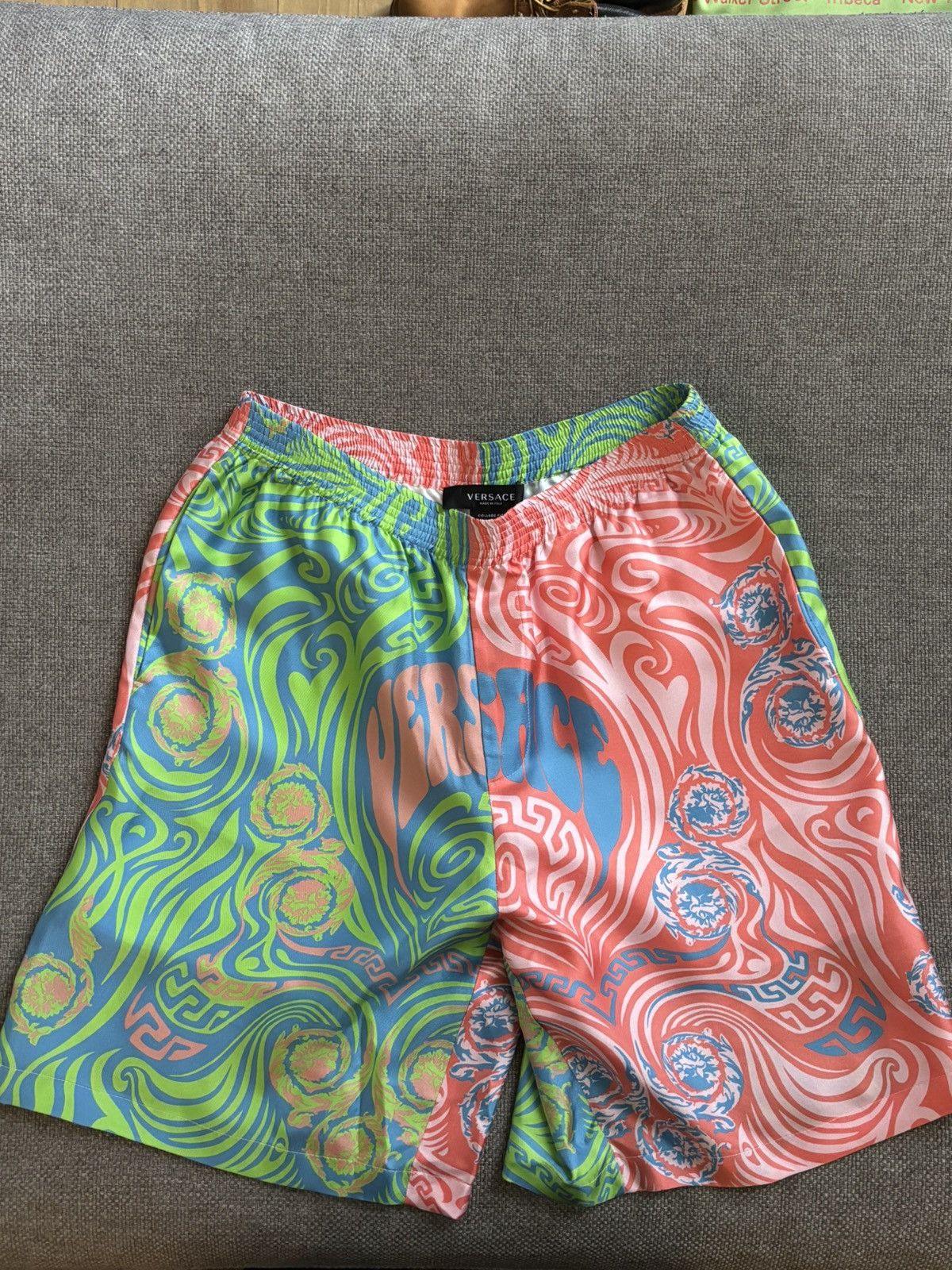 Versace VERSACE Medusa Music Print Bi-colour Silk Shorts Size US 34 / EU 50 - 1 Thumbnail