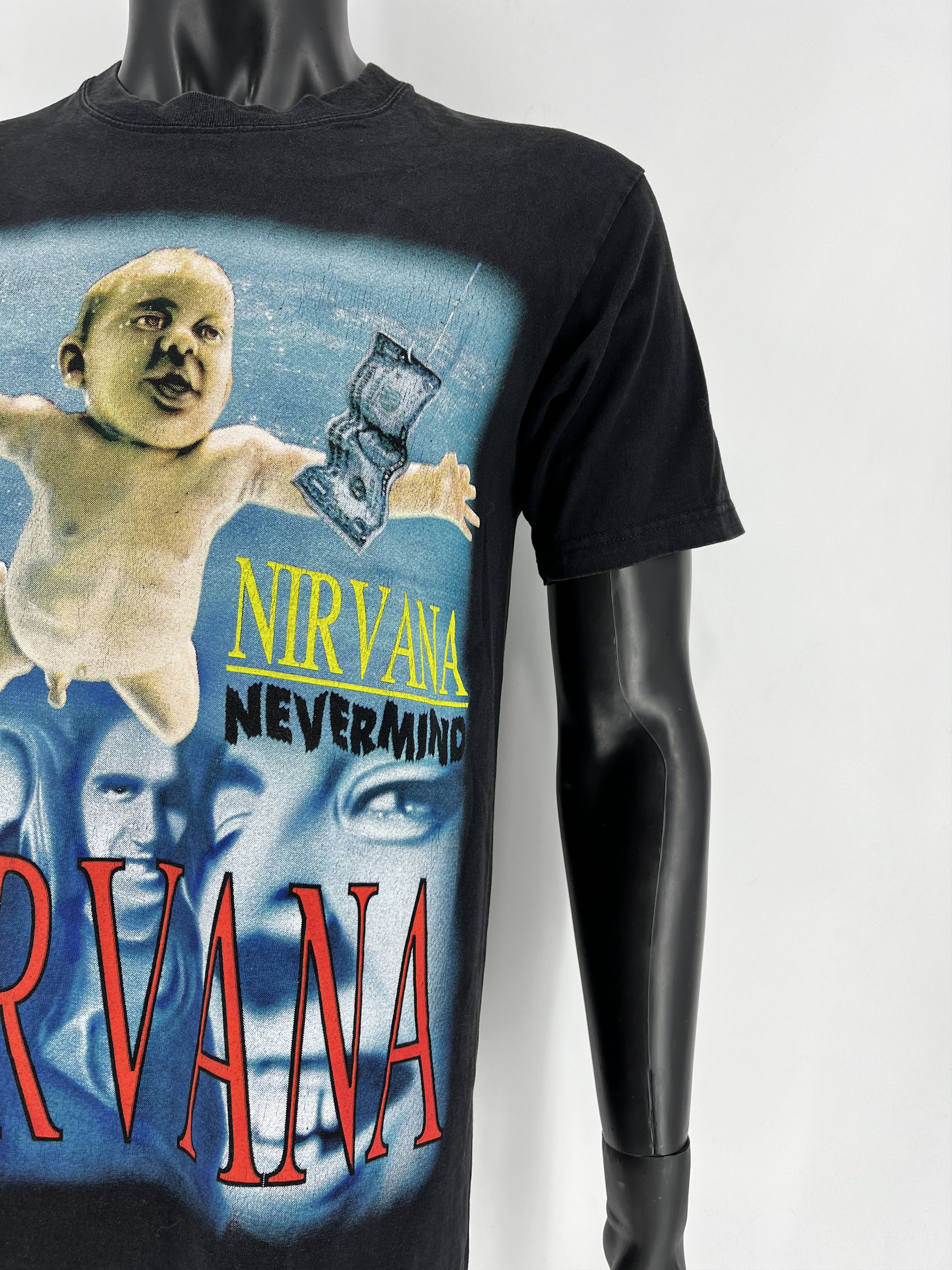 Band Tees Vintage Nirvana NEVERMIND Bootleg Band Shirt Size US M / EU 48-50 / 2 - 7 Thumbnail