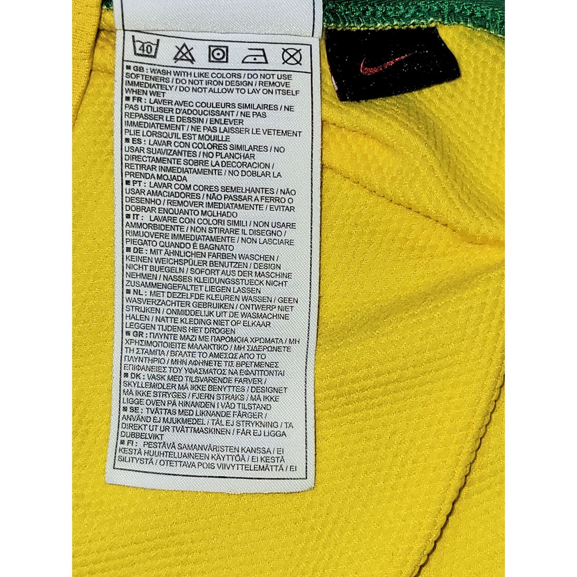 Nike Ronaldinho Nike Brazil 2008 Home Soccer Jersey Shirt L Size US L / EU 52-54 / 3 - 7 Thumbnail