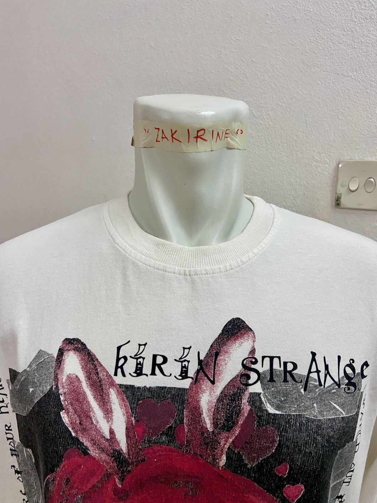 Other KIRIN STRANGE BUNNY GIRL GRAPHICS TEE Size US L / EU 52-54 / 3 - 9 Thumbnail