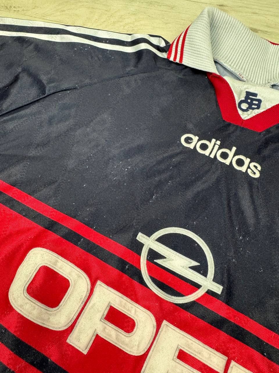 Adidas Vintage Adidas Bayern Munich 1997 1999 Home Shirt Jersey Size US S / EU 44-46 / 1 - 9 Thumbnail