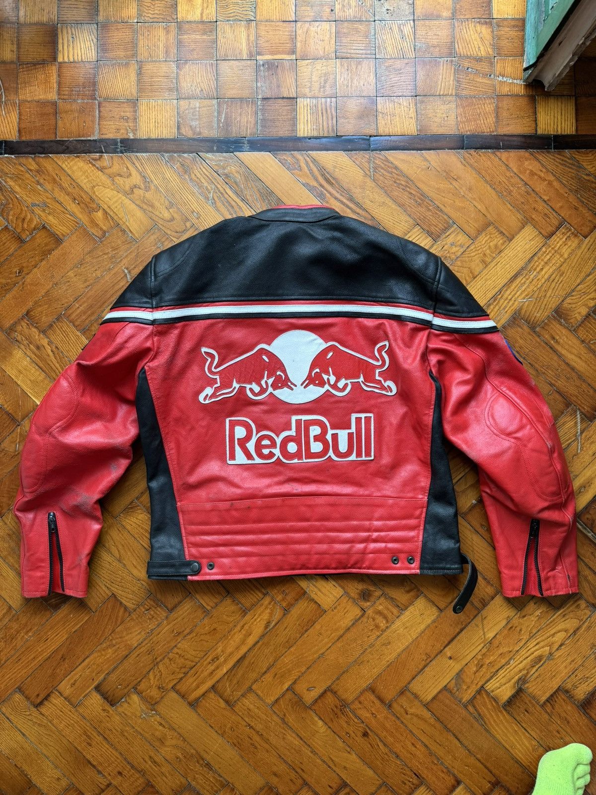 Red Bull Red Bull Racing red/black leather jacket size XL Size US XXL / EU 58 / 5 - 11 Thumbnail