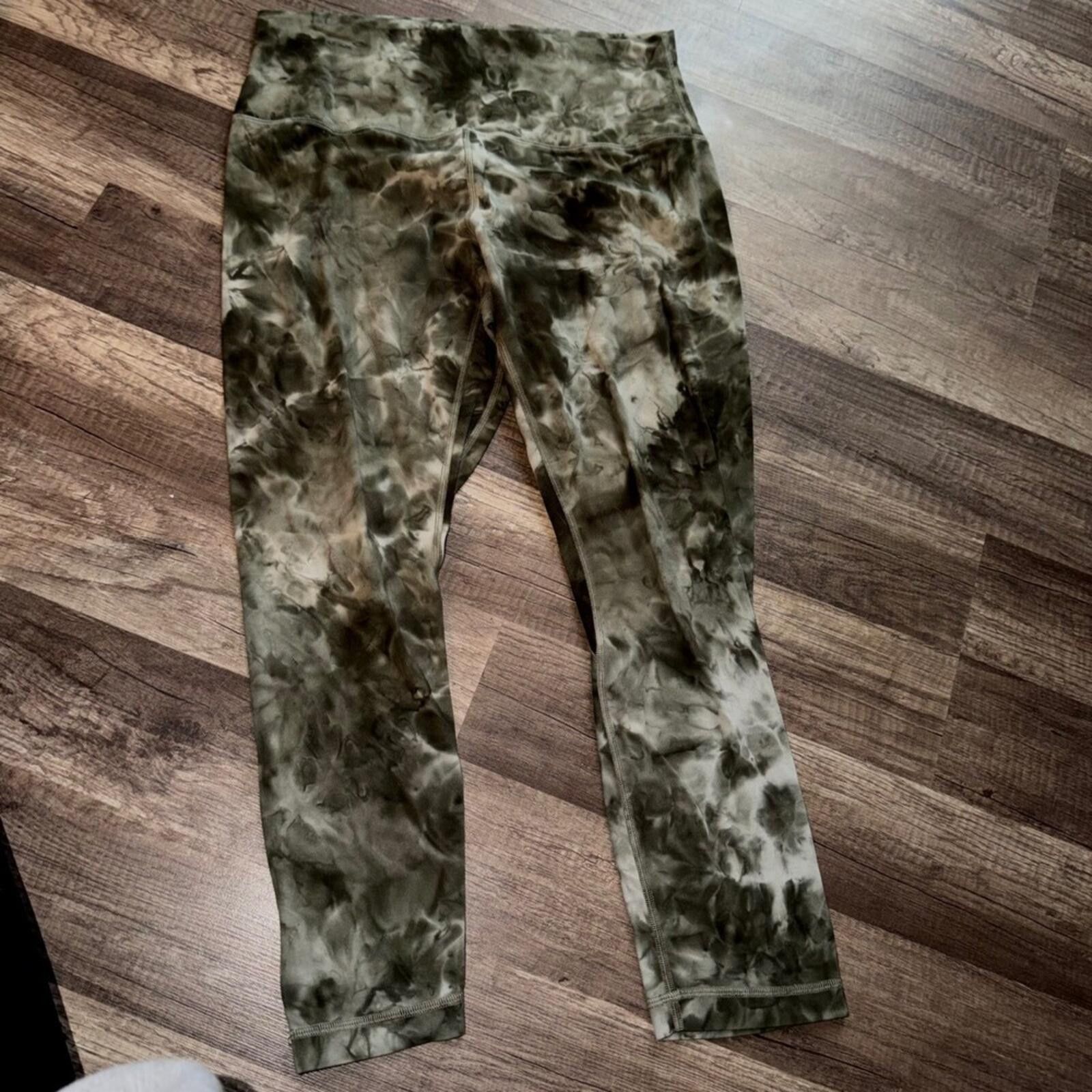 Lululemon Lululemon Align High-Rise Crop 21 Diamond Dye Light Sage Size 32" / US 10 / IT 46 - 1 Thumbnail