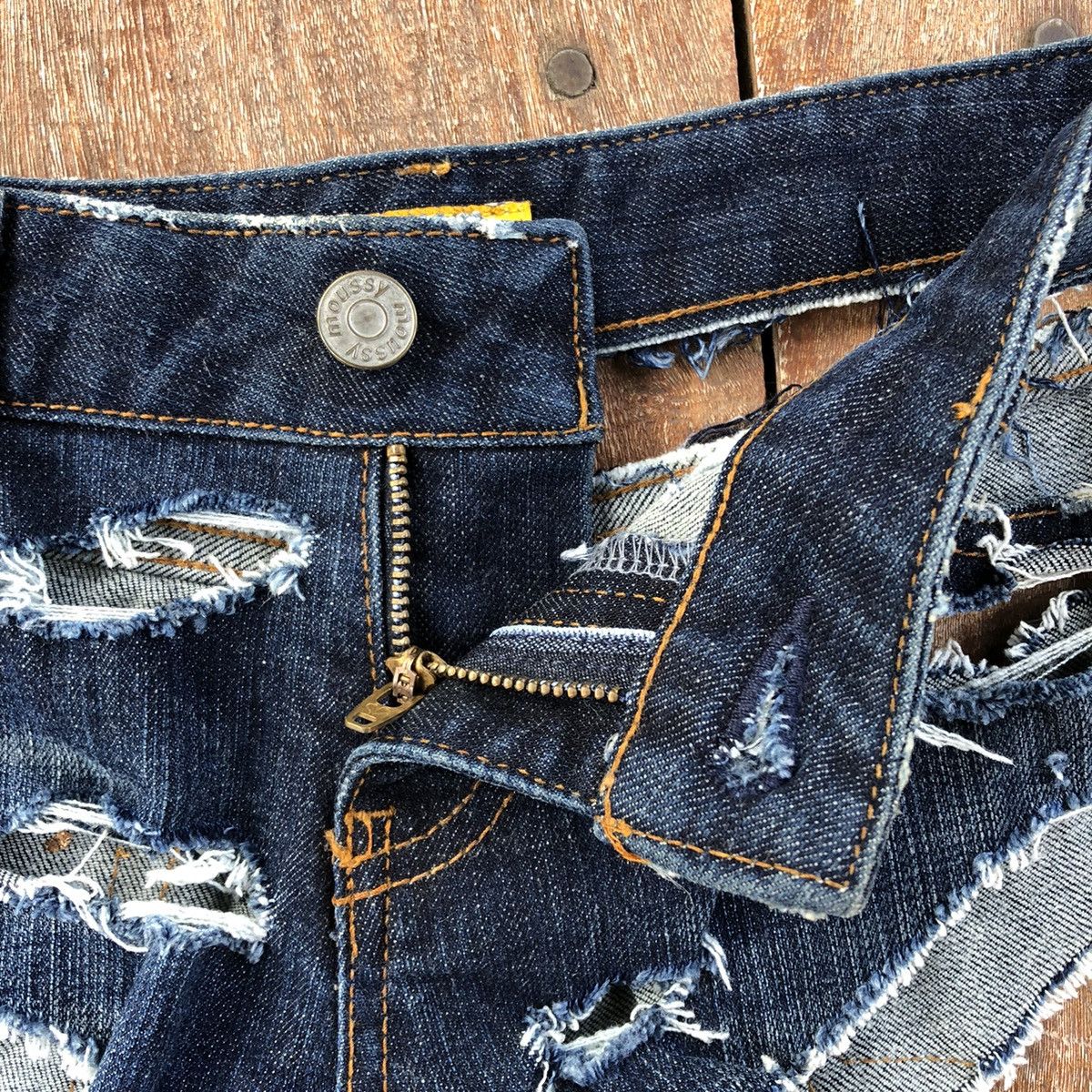 MOUSSY Thrashed Faded Moussy Rare Denim ERD GRUNGE Short Pants Size 28" / US 6 / IT 42 - 4 Thumbnail