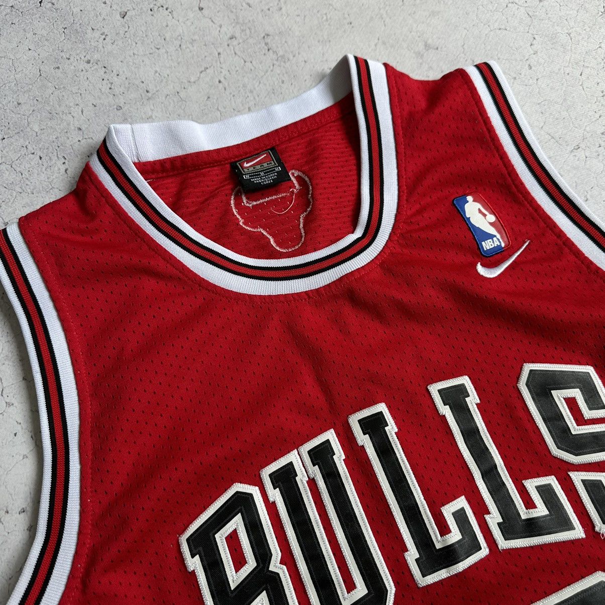 NBA × Nike Vintage Nike Chicago Bulls Jordan #23 NBA Jersey Size US M / EU 48-50 / 2 - 9 Thumbnail