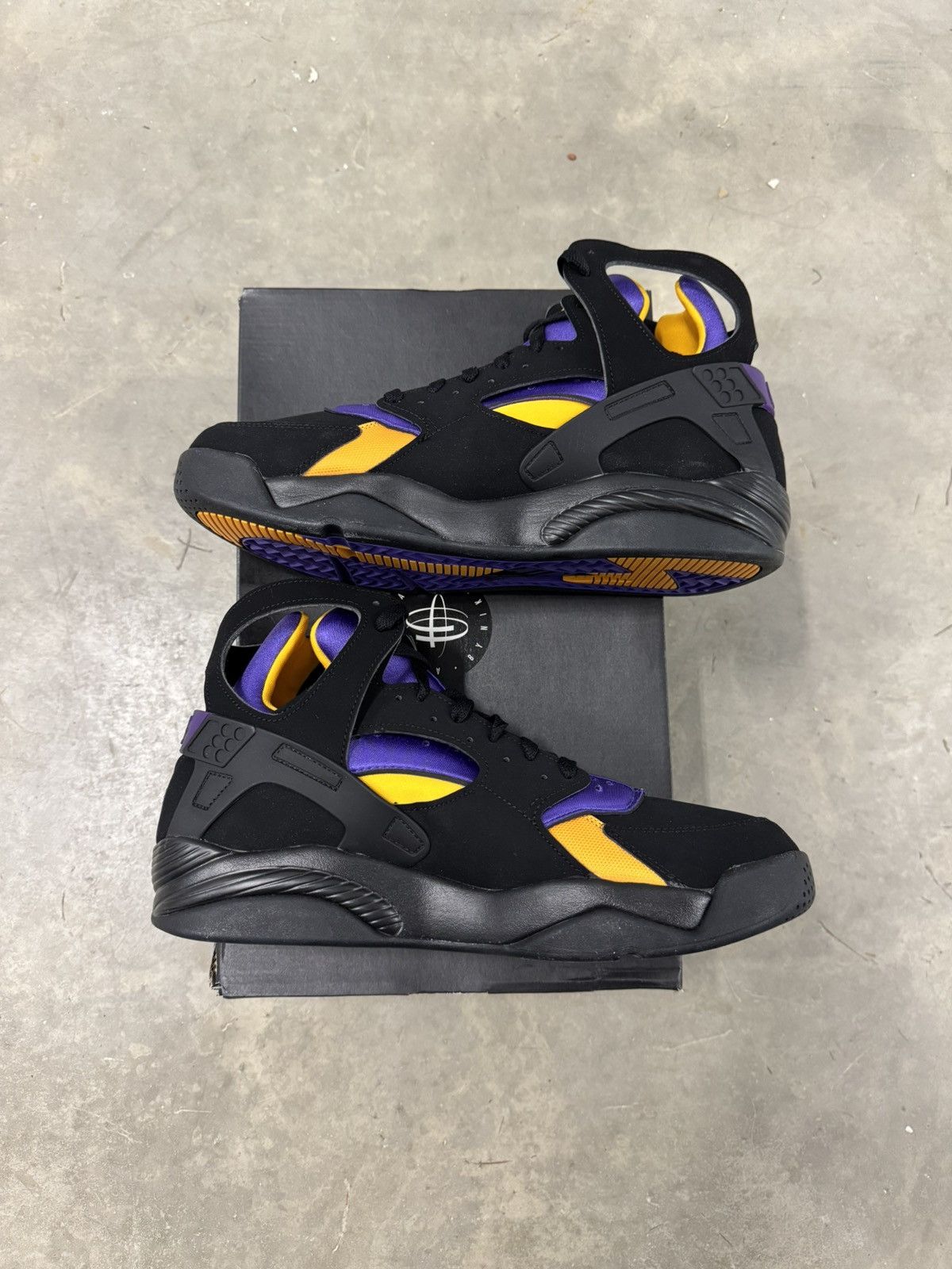 Nike Nike Air Flight Huarache Lakers Away Size 12 Size US 12 / EU 45 - 3 Thumbnail