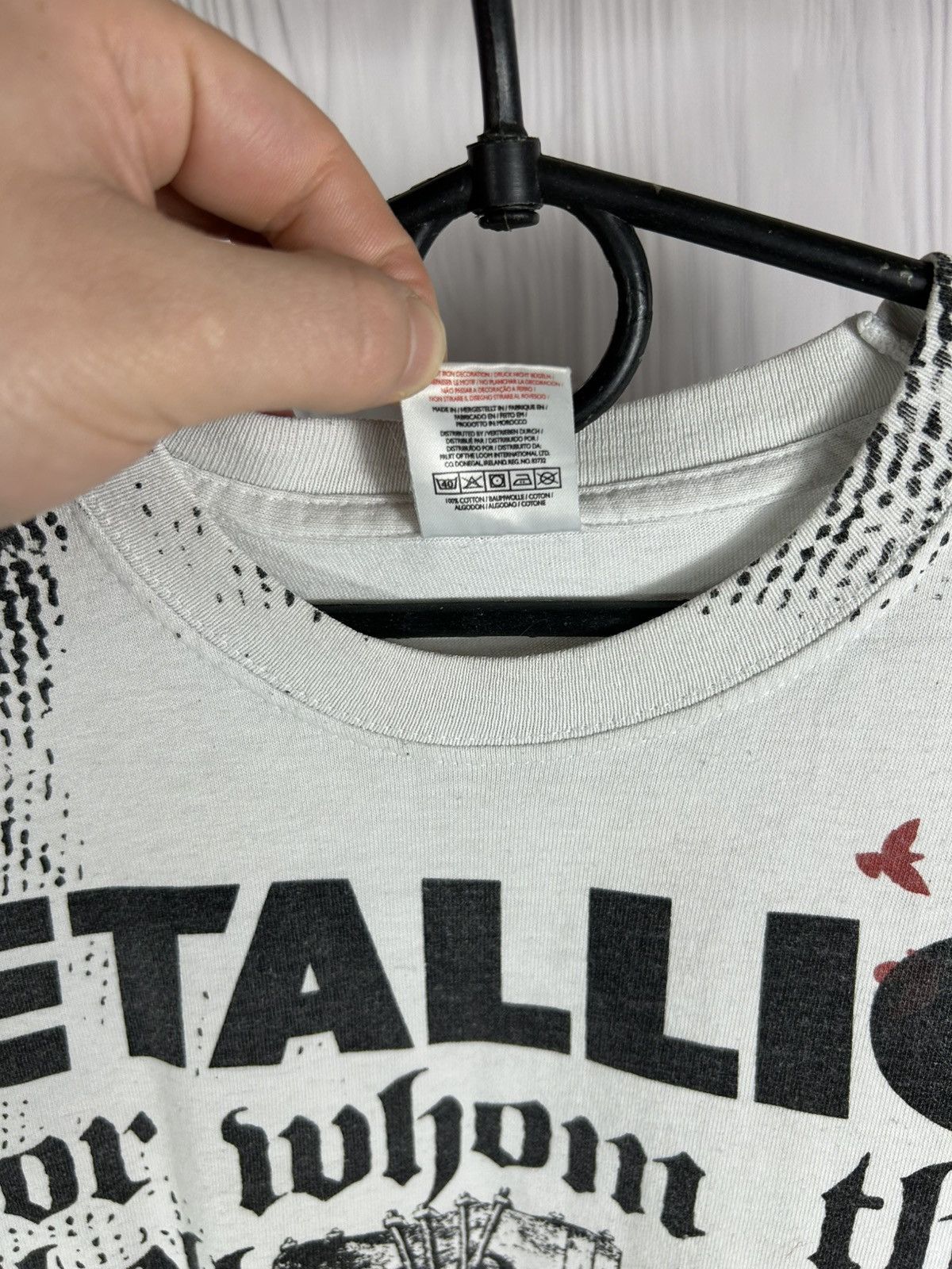 Band Tees Metallica Vintage 2013 over print graphic t-shirt Size M Size US M / EU 48-50 / 2 - 18 Thumbnail