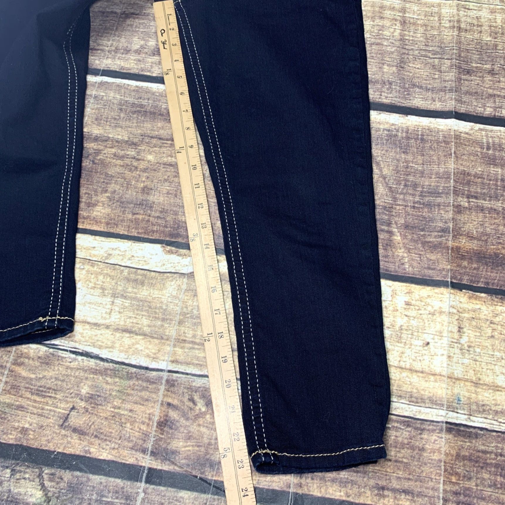 Vintage SILVER Jeans Suki Capri Denim Dark Blue 29x24 Women Super Stretch Mid Rise Size 29" - 6 Thumbnail