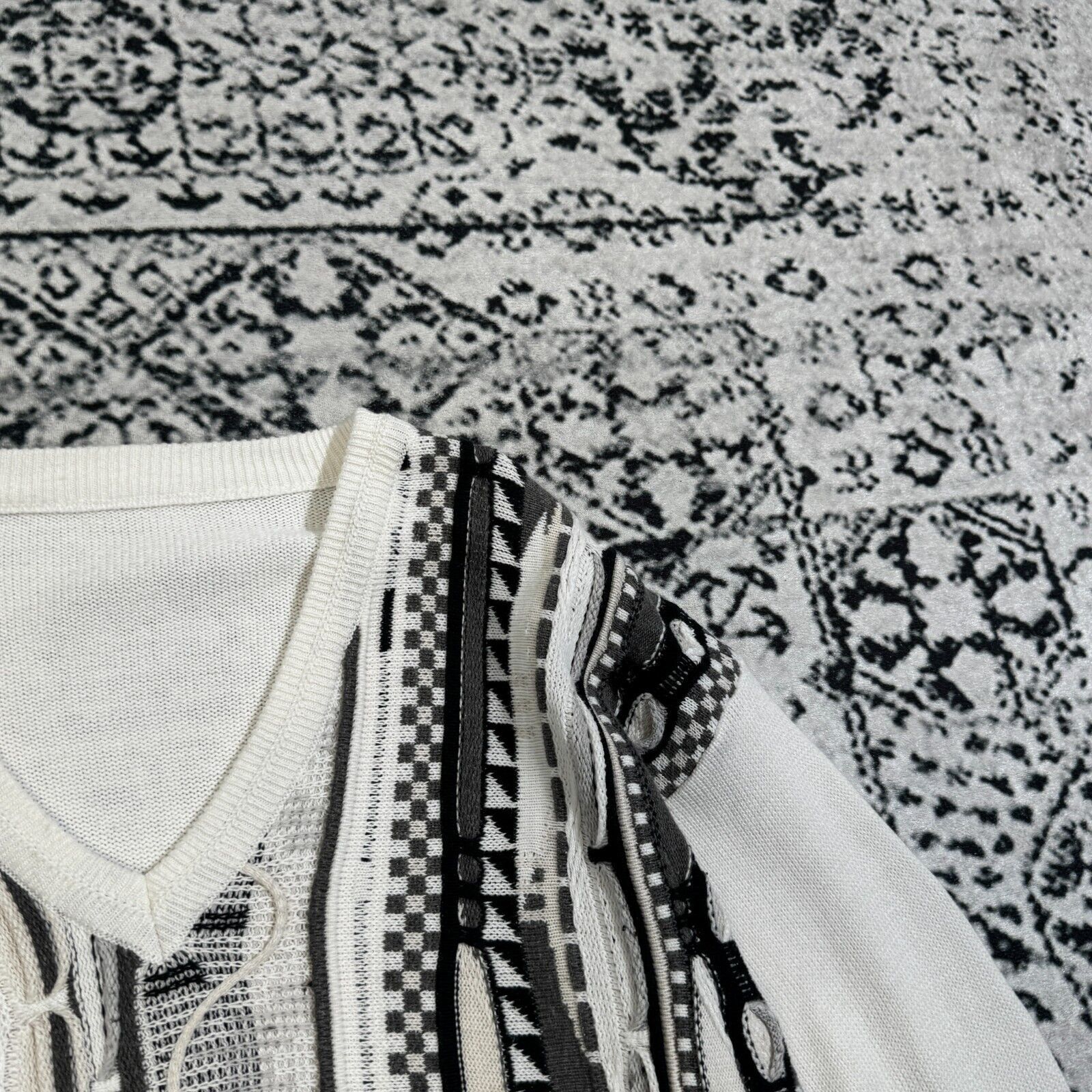 Vintage Vintage Unisex White Gray Black Cotton Sweater Size L 3D Size US L / EU 52-54 / 3 - 4 Thumbnail
