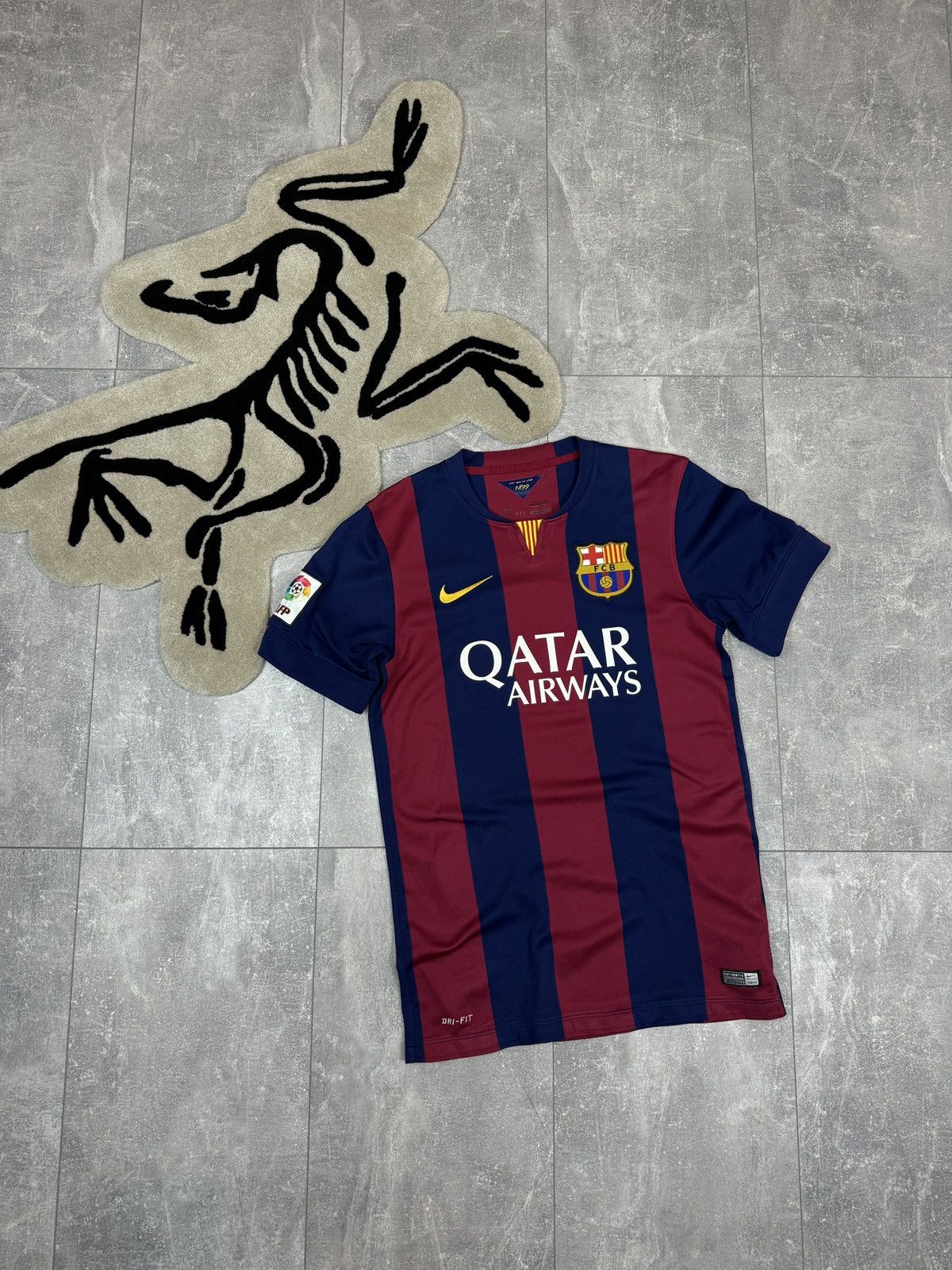 Nike Mens Nike FC Barcelona Jacky Xiao 6 T-shirt soccer jersey Size US S / EU 44-46 / 1 - 1 Thumbnail