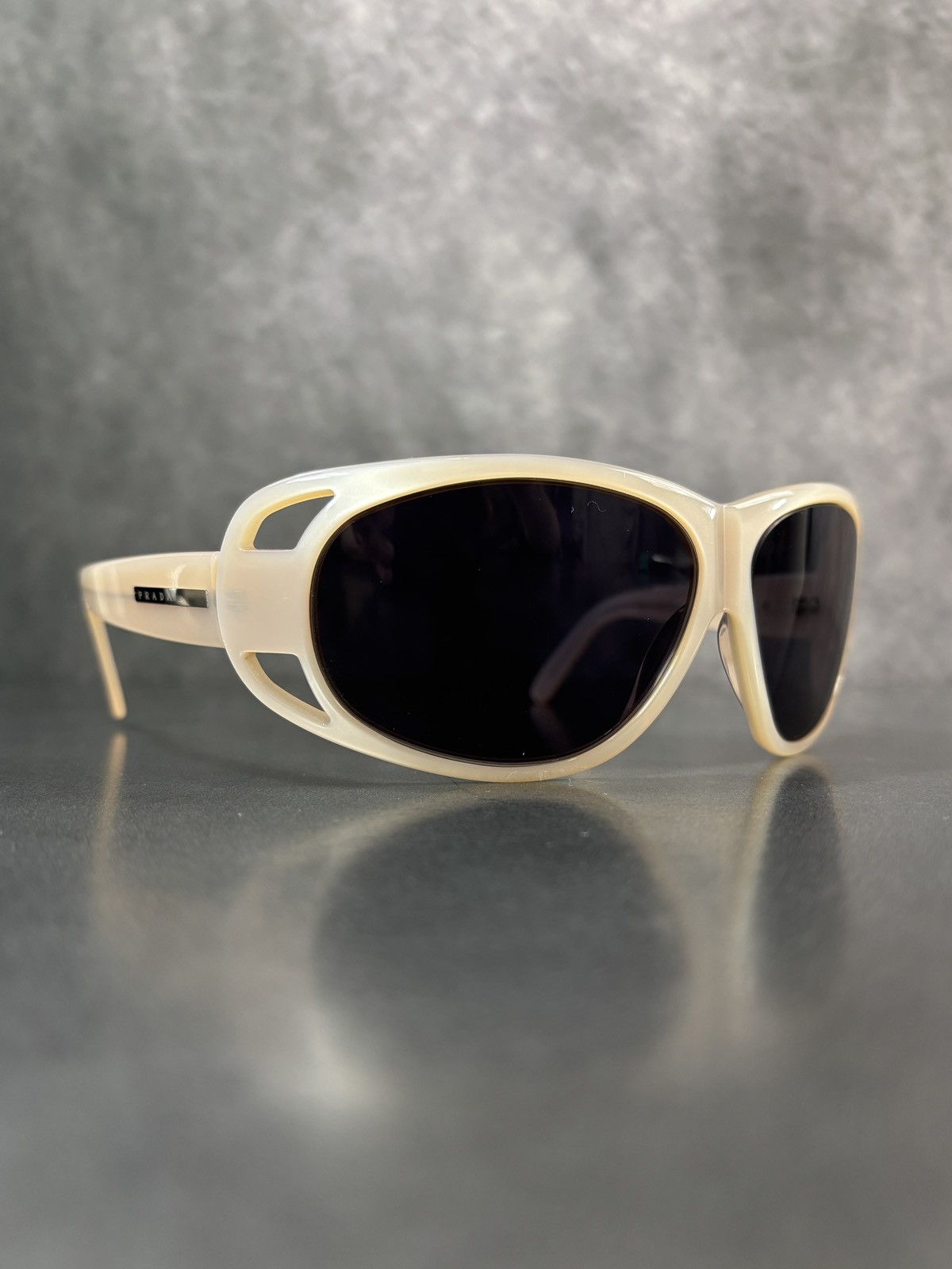 Designer × Prada × Vintage 2000s Prada Sunglasses Y2K SPR 58F