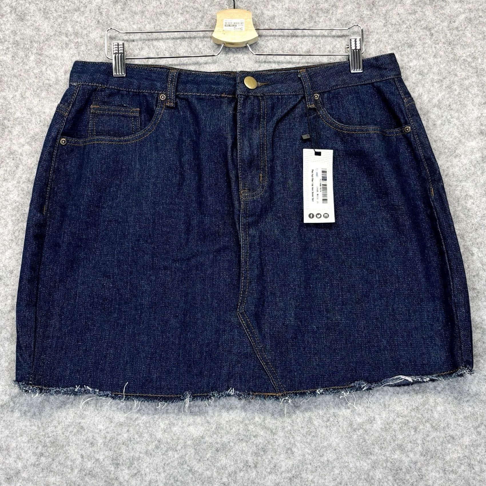 Boohoo Boohoo Denim Skirt Plus High Rise Fray Hem UK 16 Dark Wash Indigo Womens BNWT Size 38" / US 16 / IT 52 - 2 Thumbnail