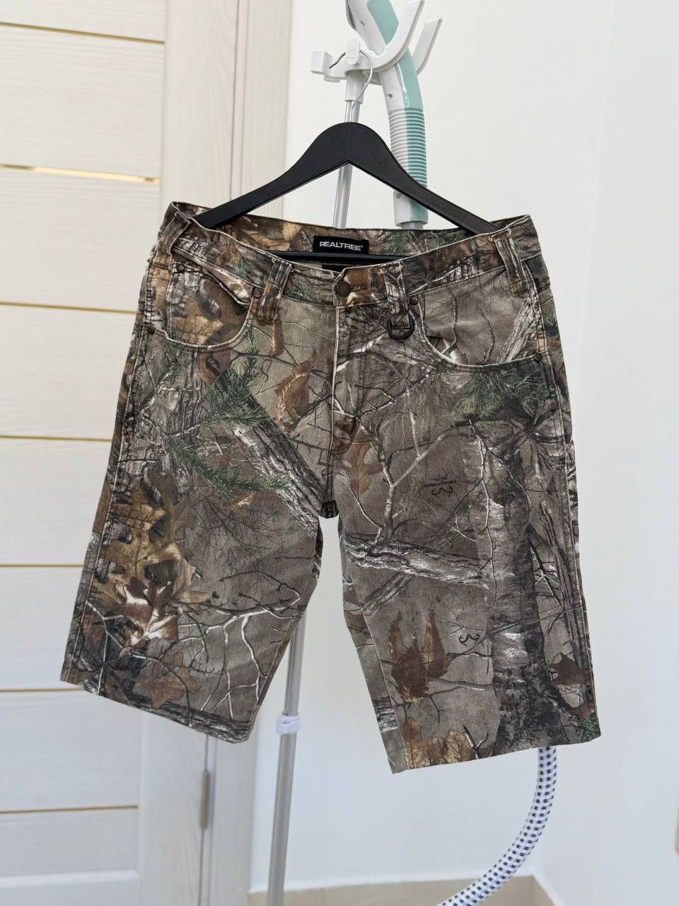Realtree Vintage Realtree Shorts Camo Cargo Y2K Size US 32 / EU 48 - 3 Thumbnail