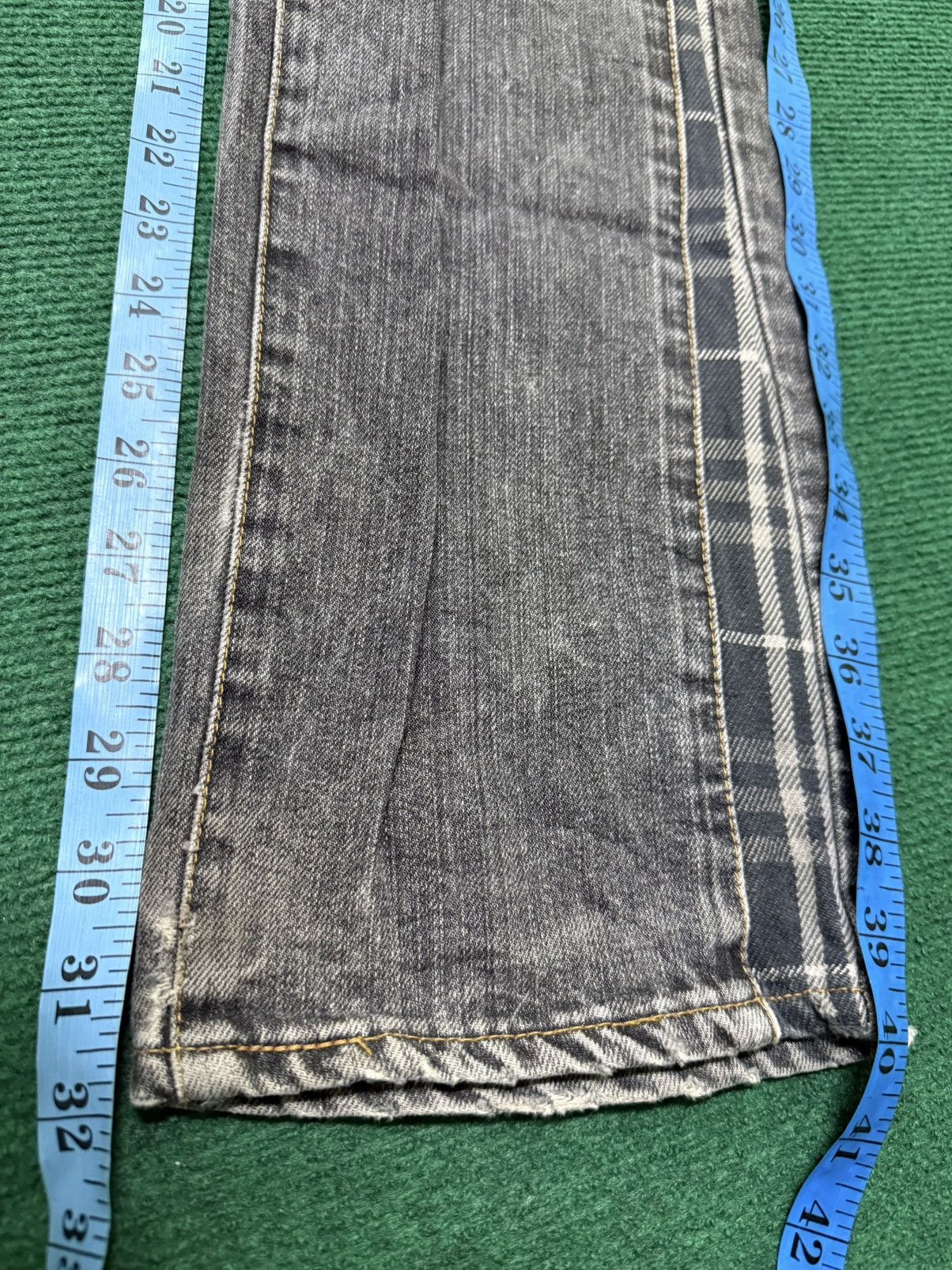 Burberry Vintage Burberry Jeans Pants rare distressed look a like Size US 32 / EU 48 - 15 Thumbnail