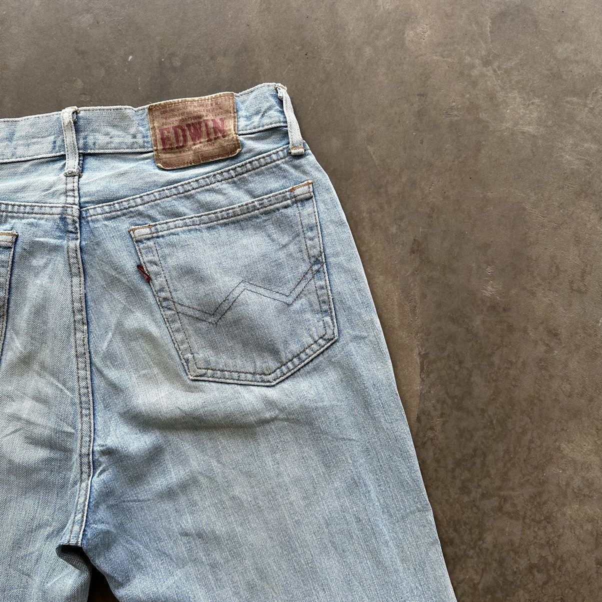 Japanese Brand Vintage Edwin Lightwash Distressed Faded Denim Jean Pant W31 Size US 31 - 13 Thumbnail