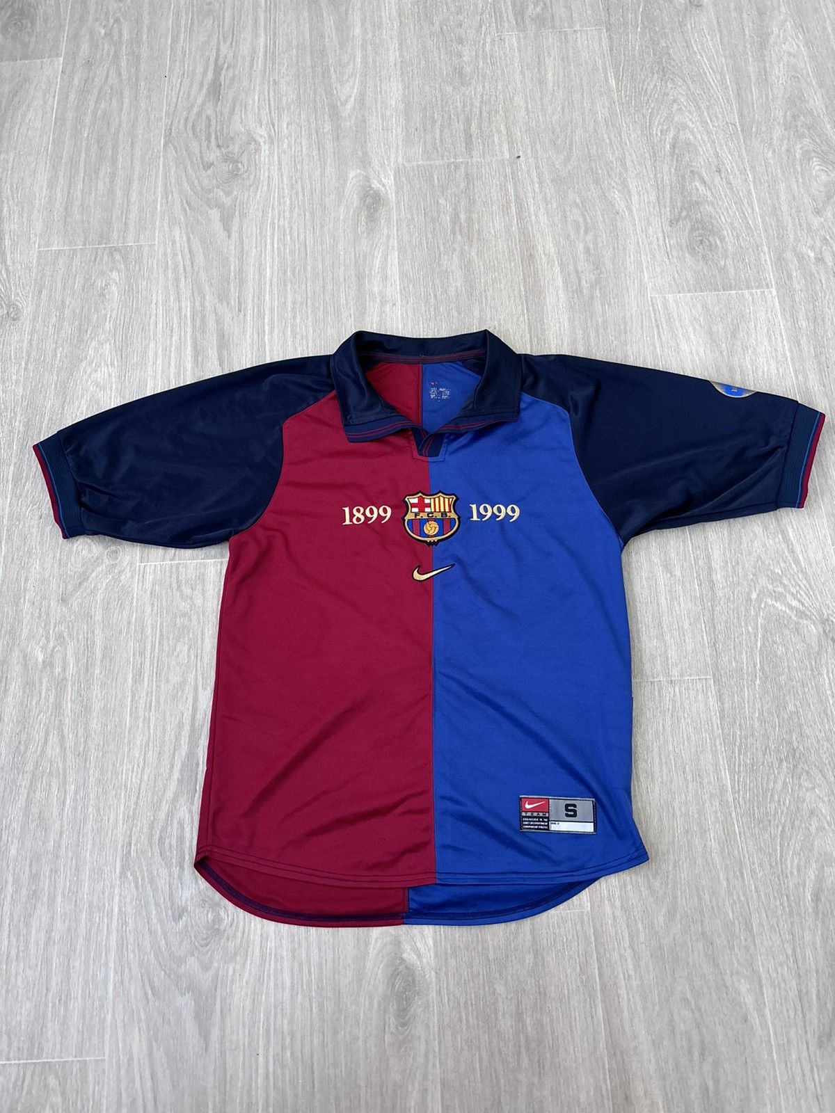 image of F C Barcelona x Nike Vintage Nike X Barcelona 1999 Soccer Jersey Very in Red, Men's (Size Small)