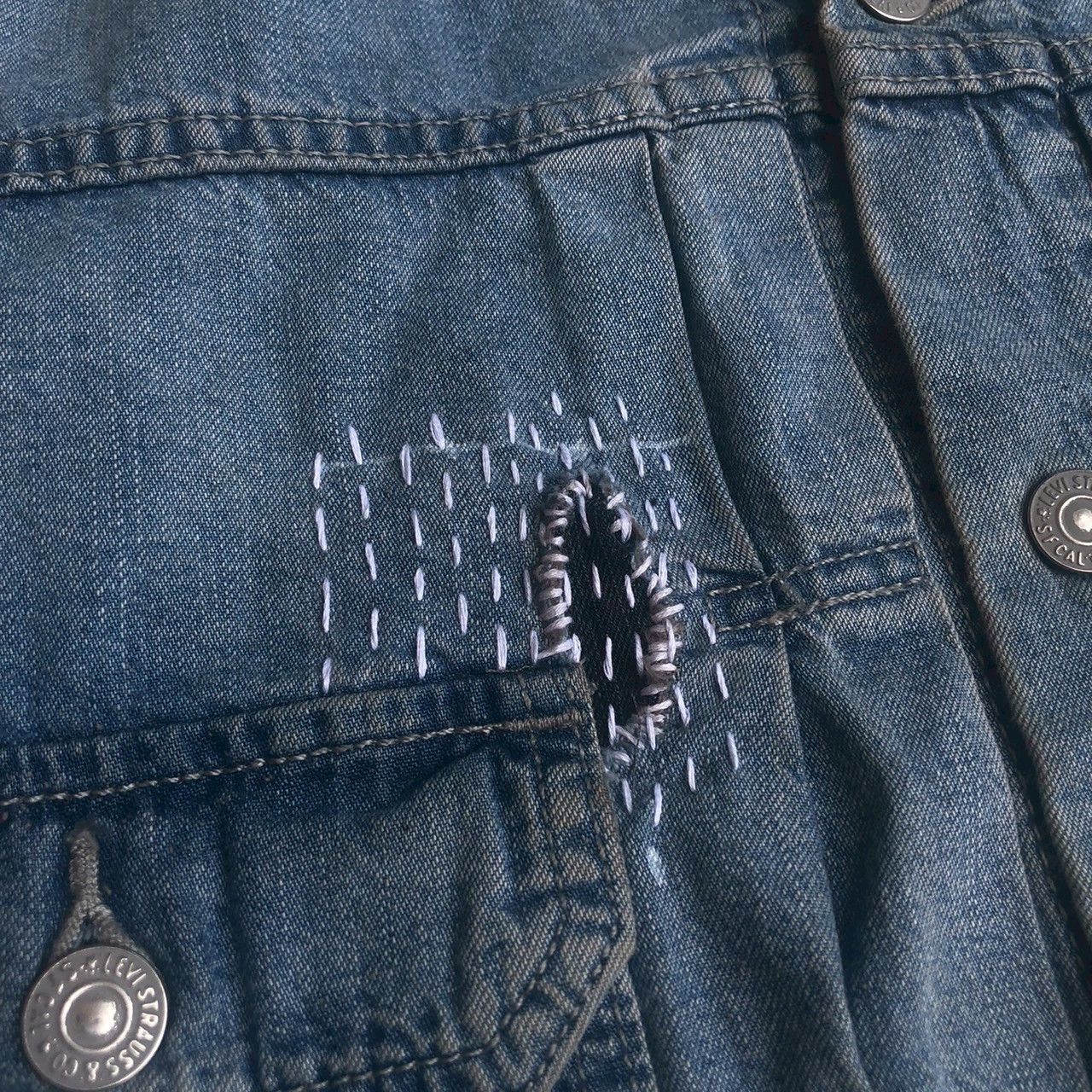Levi's Levi’s Type 2 Sashiko Boro Repair Denim Trucker Jacket Size US S / EU 44-46 / 1 - 10 Thumbnail
