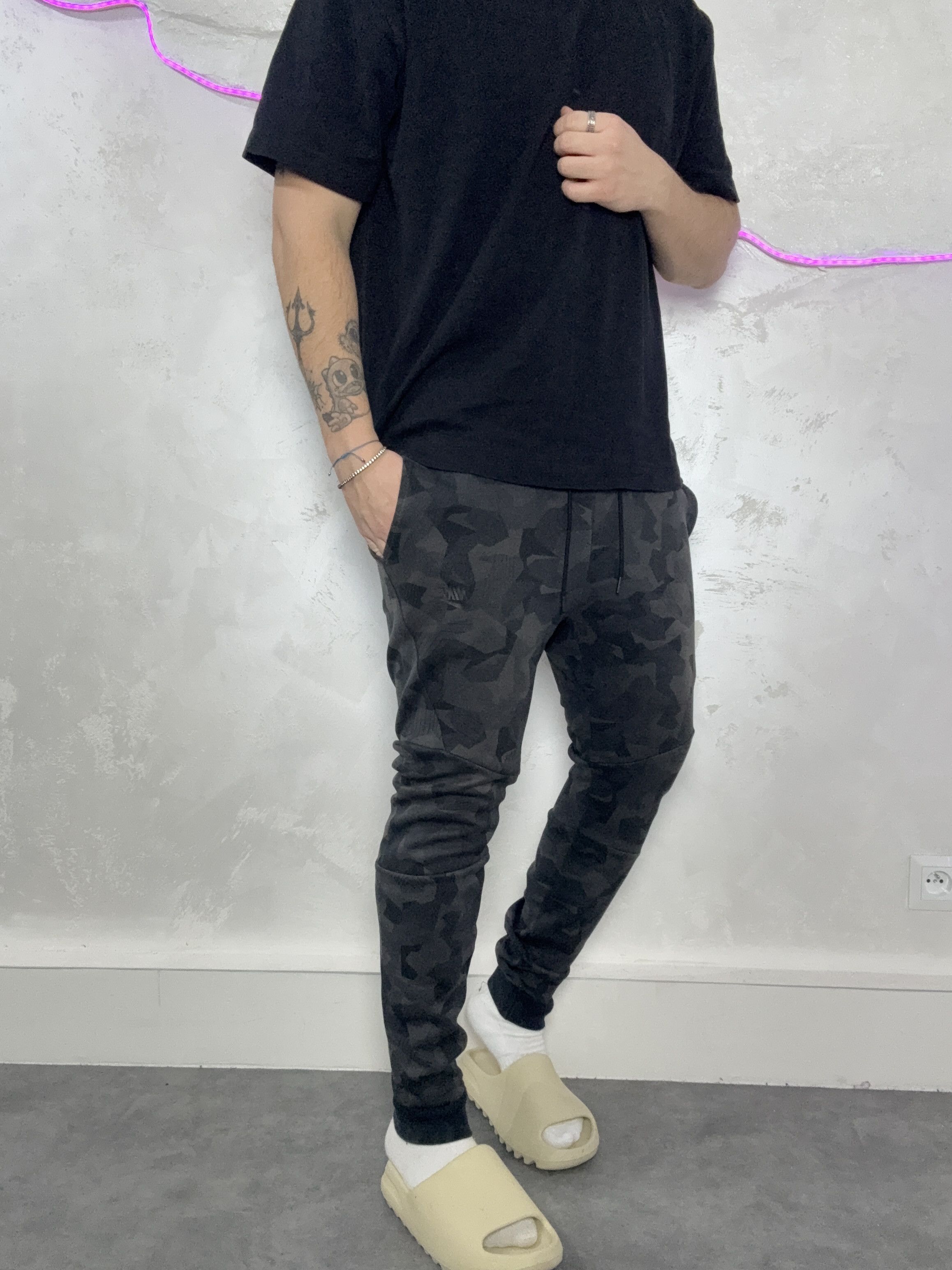 Nike Camo Nike Tech Fleece Sweatpants Size US 29 - 1 Thumbnail