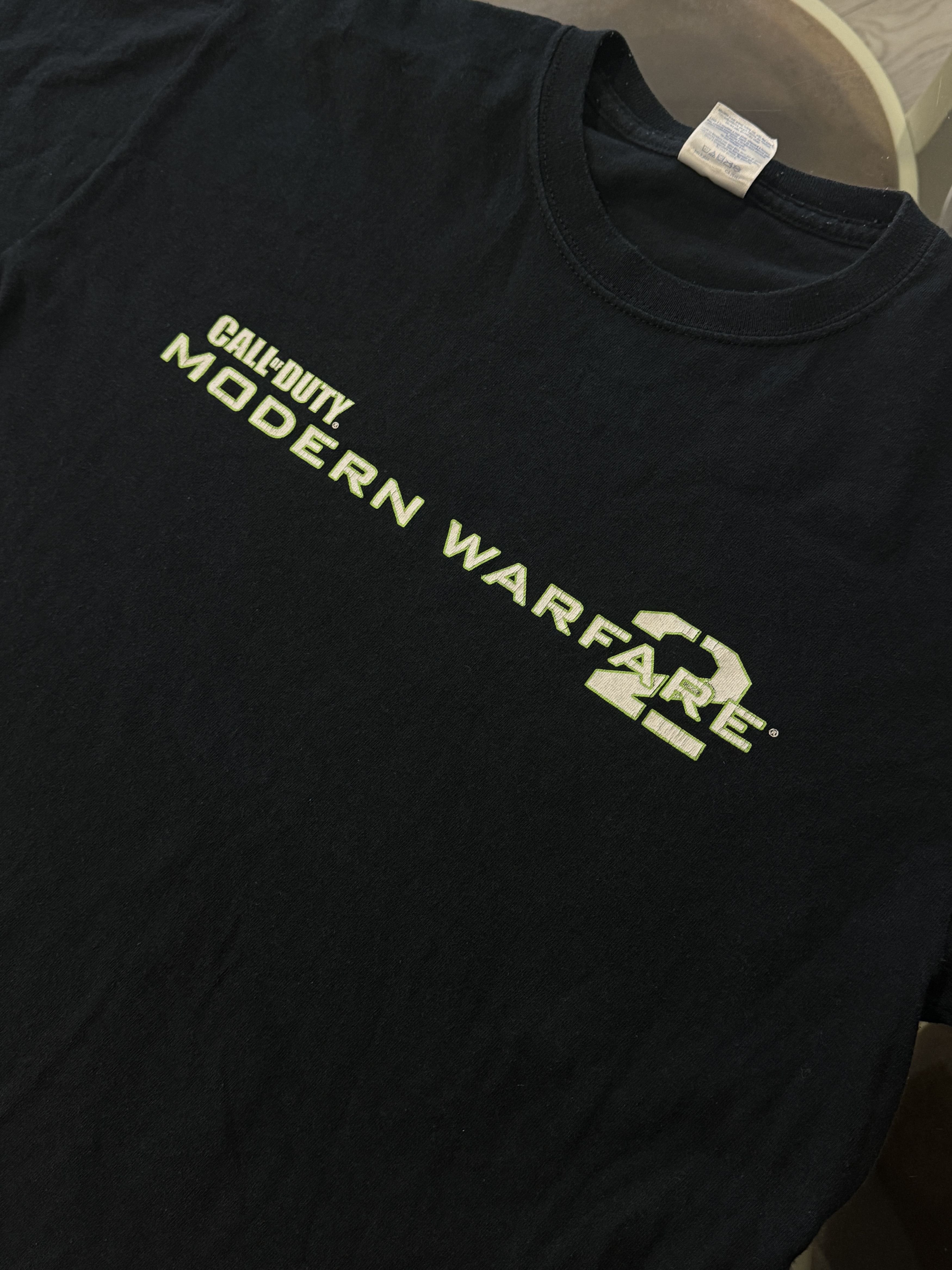 Band Tees vintage COD Modern Warfare 2 promo tshirt 09' Size US M / EU 48-50 / 2 - 3 Thumbnail