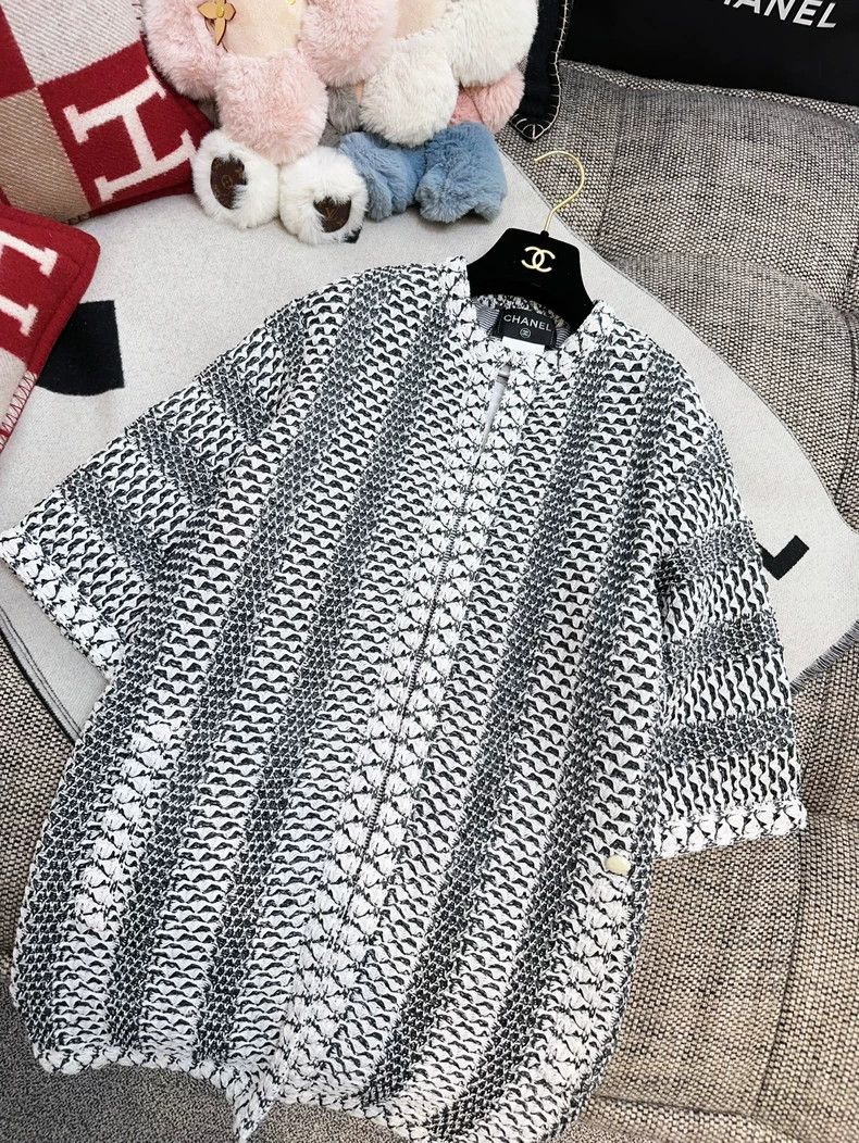 Chanel Chanel Black and white striped wavy knitted cardigan jacke Size XXS / US 00 / IT 34 - 6 Thumbnail