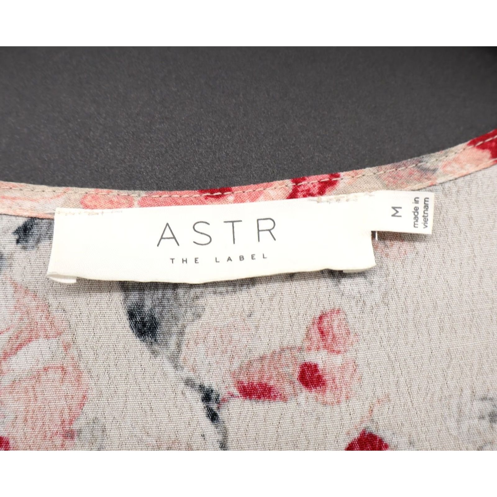 Vintage ASTR The Label True Wrap Top Pink Floral Print V-Neck Short Sleeve Sz M Blouse Womens Size M / US 6-8 / IT 42-44 - 3 Thumbnail